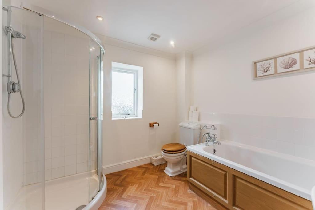 Astley House - Norfolk Cottage Agency view 4
