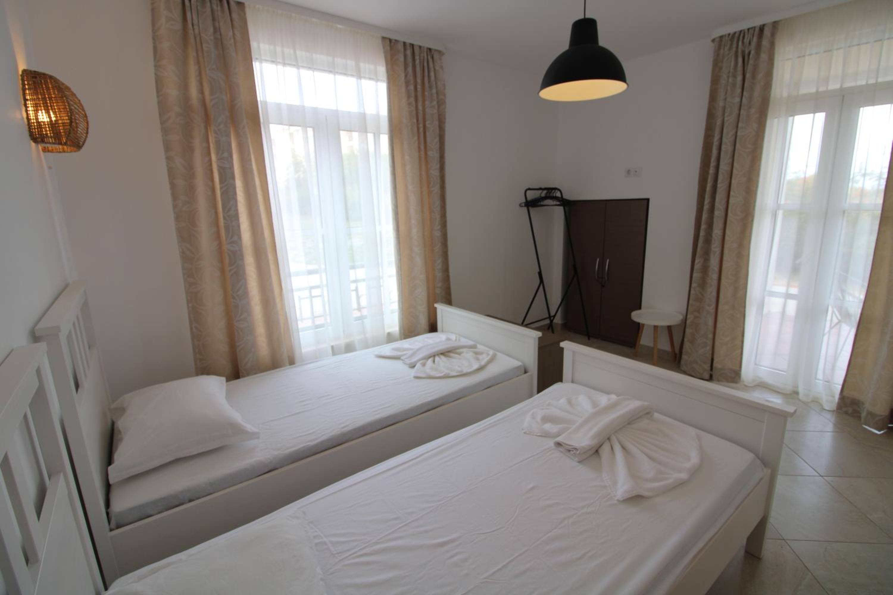 Flores Garden - Menada Apartments