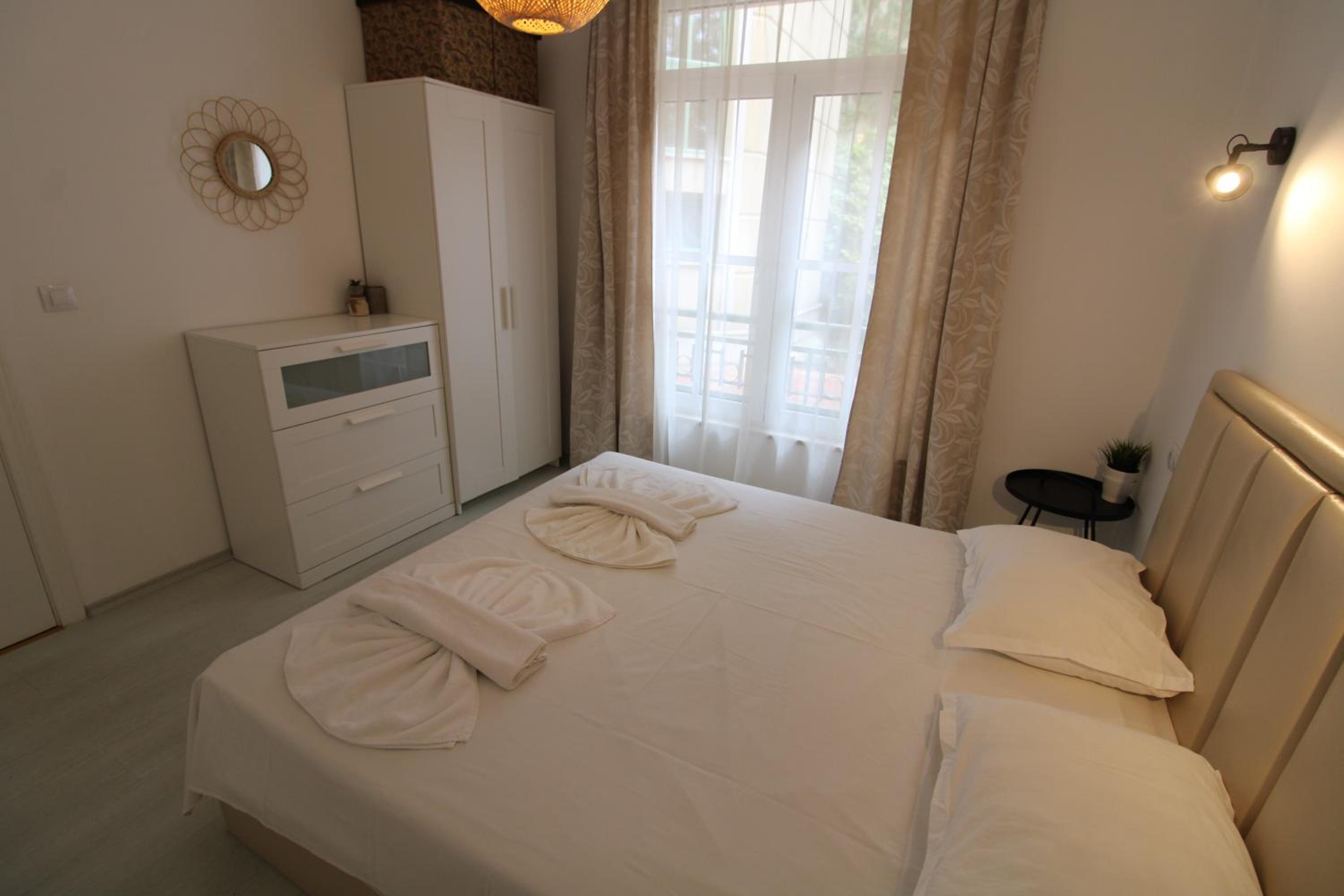 Flores Garden - Menada Apartments
