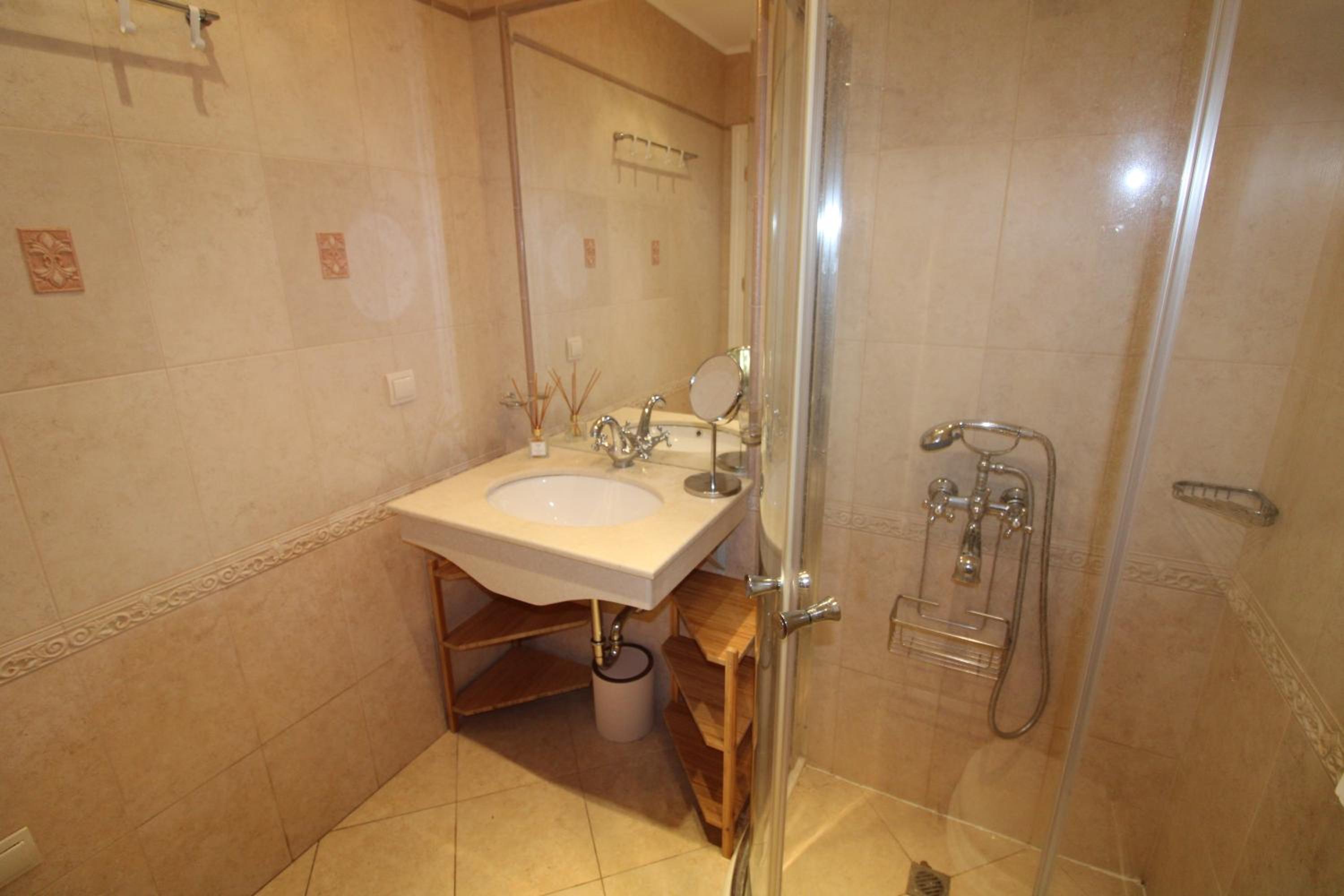 Flores Garden - Menada Apartments