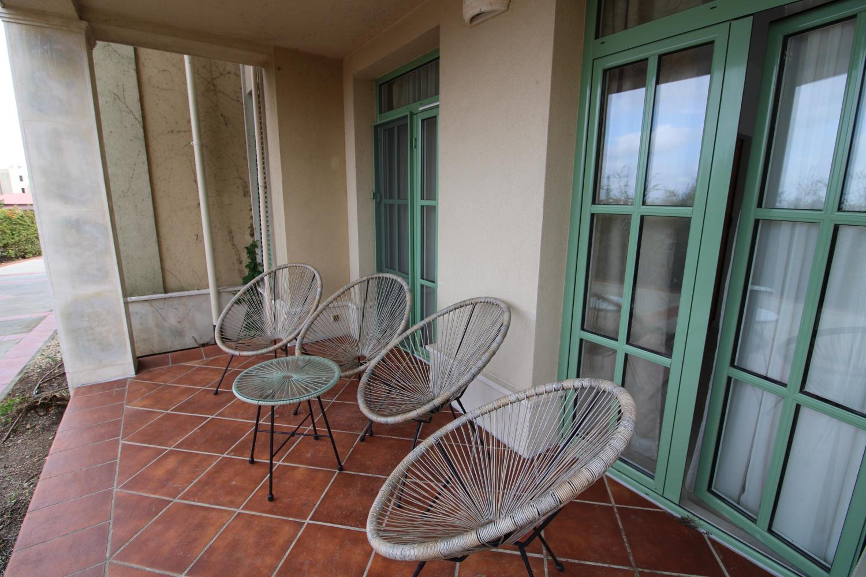 Flores Garden - Menada Apartments