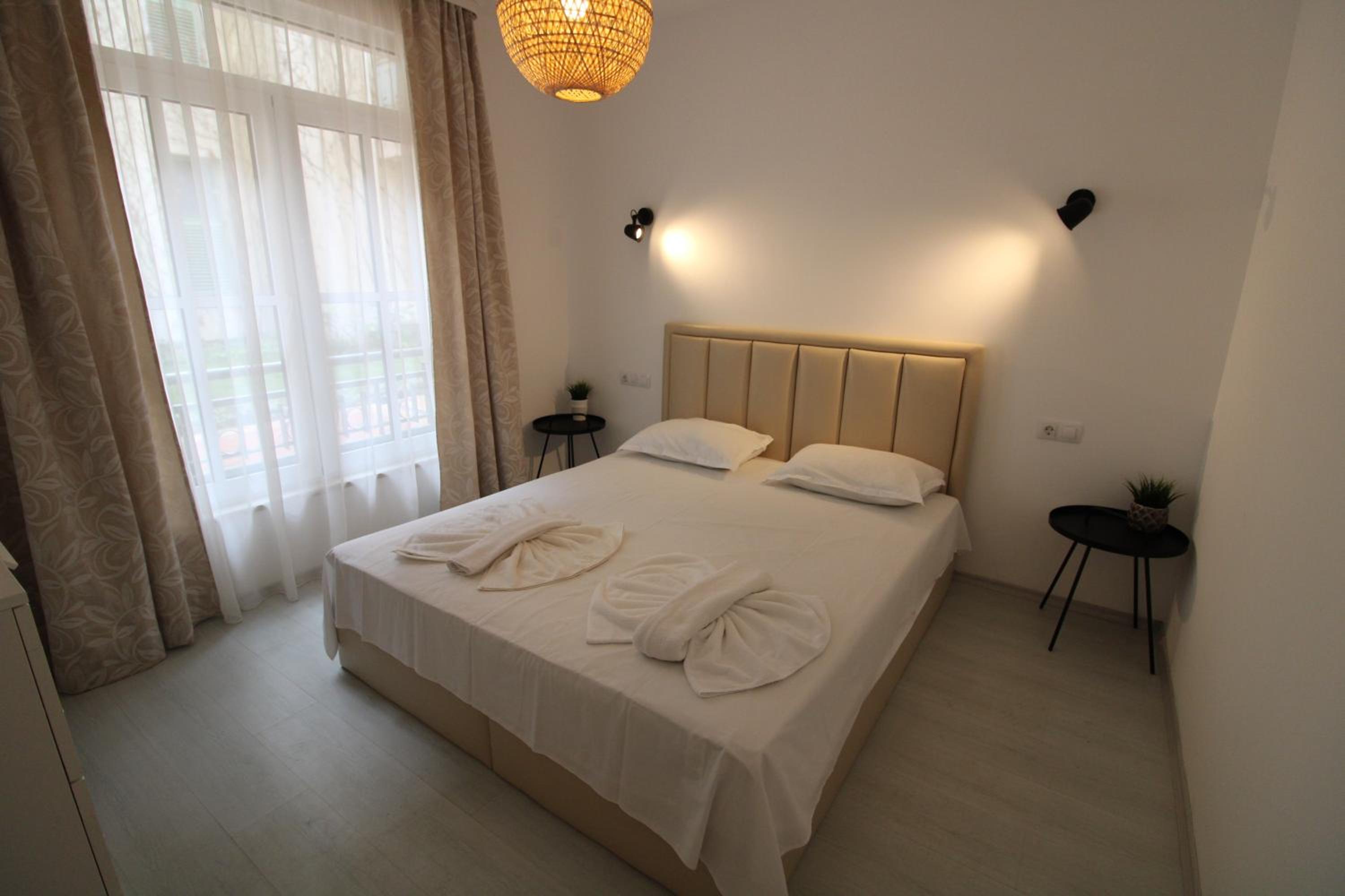Flores Garden - Menada Apartments