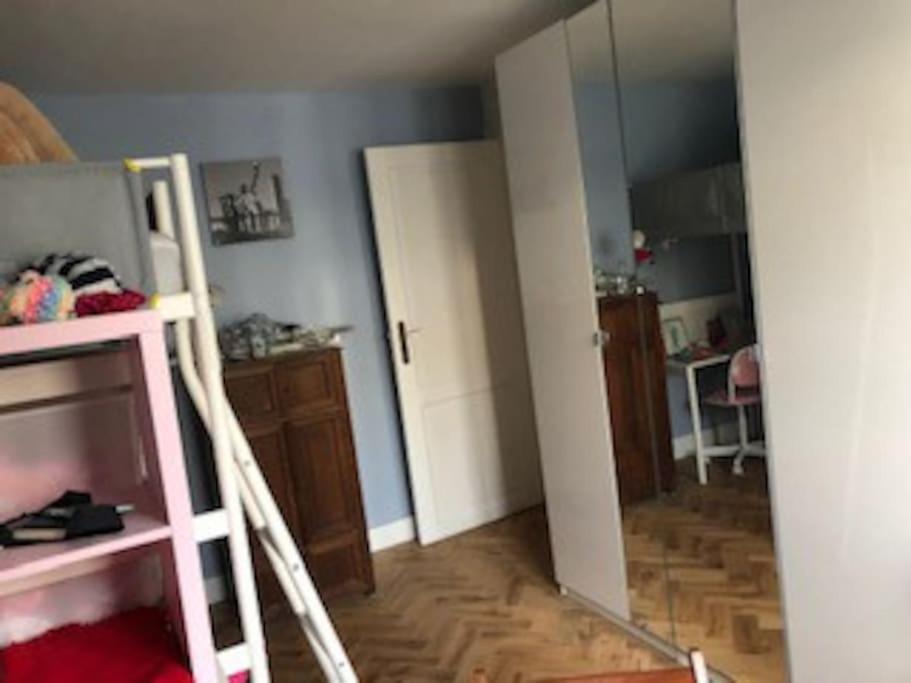 Stay in maison de metre in Etterbeek