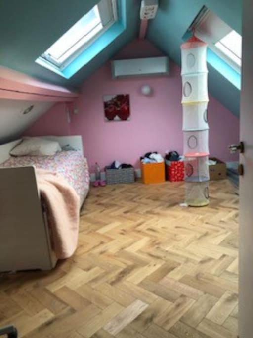 Stay in maison de metre in Etterbeek