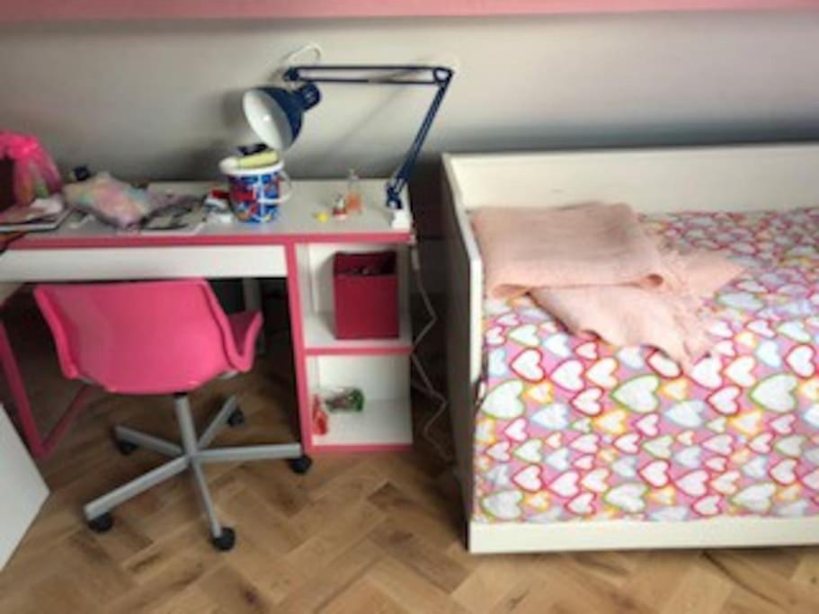 Stay in maison de metre in Etterbeek