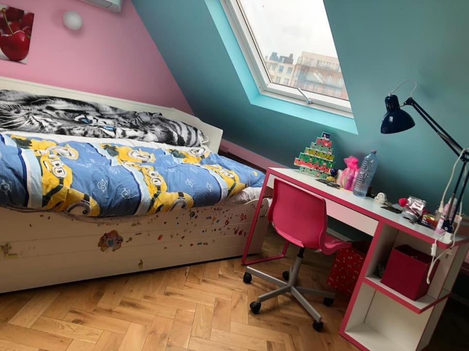 Stay in maison de metre in Etterbeek