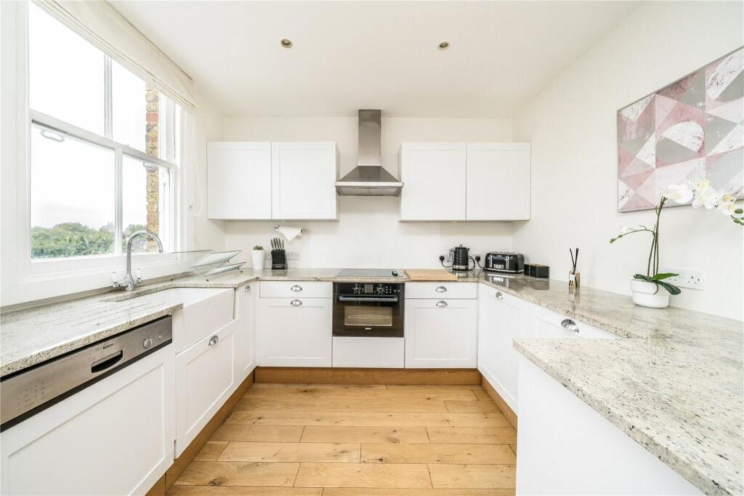 BOND STREET STATION 2 BED FLAT
