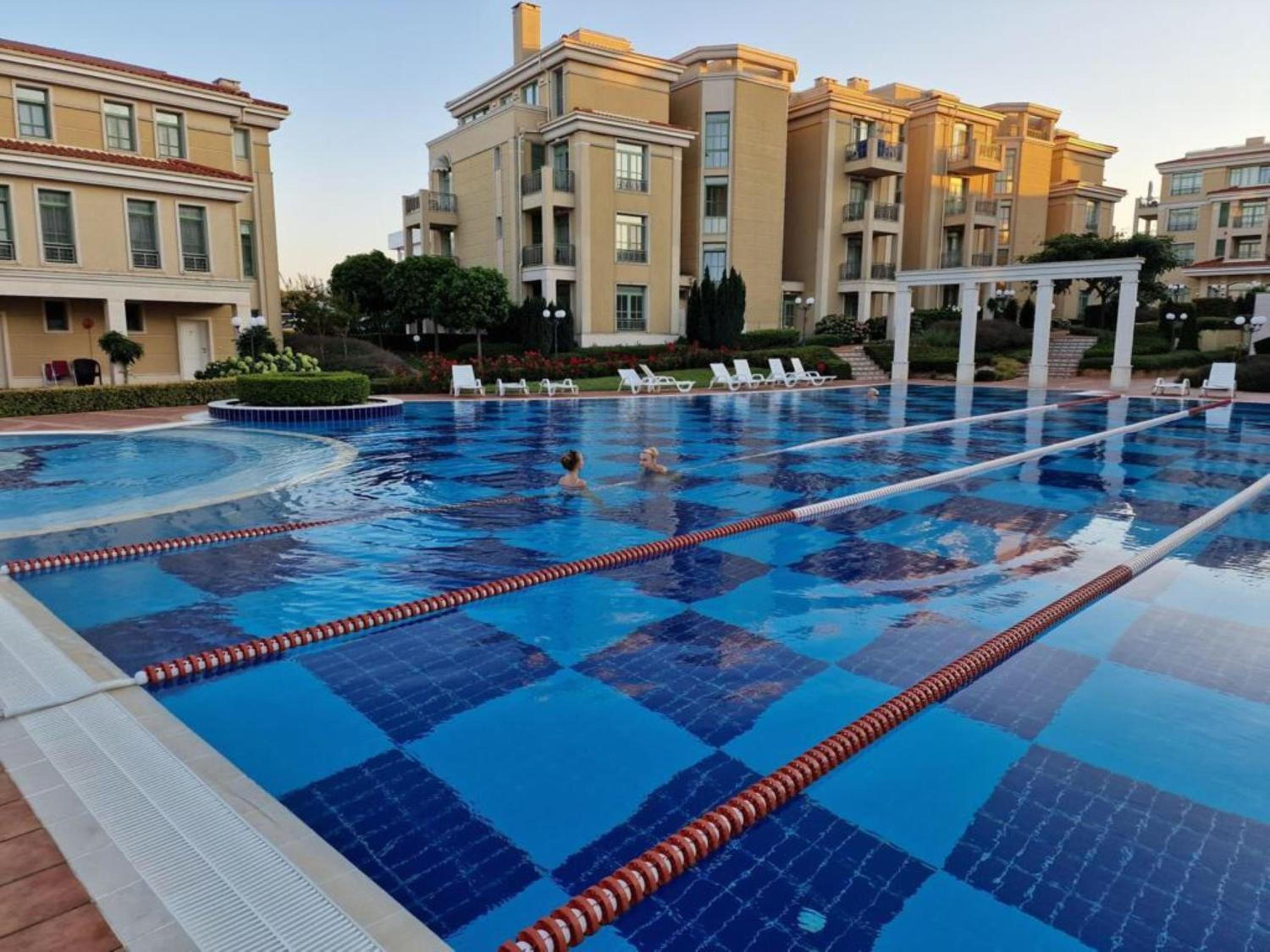 Flores Garden - Menada Apartments