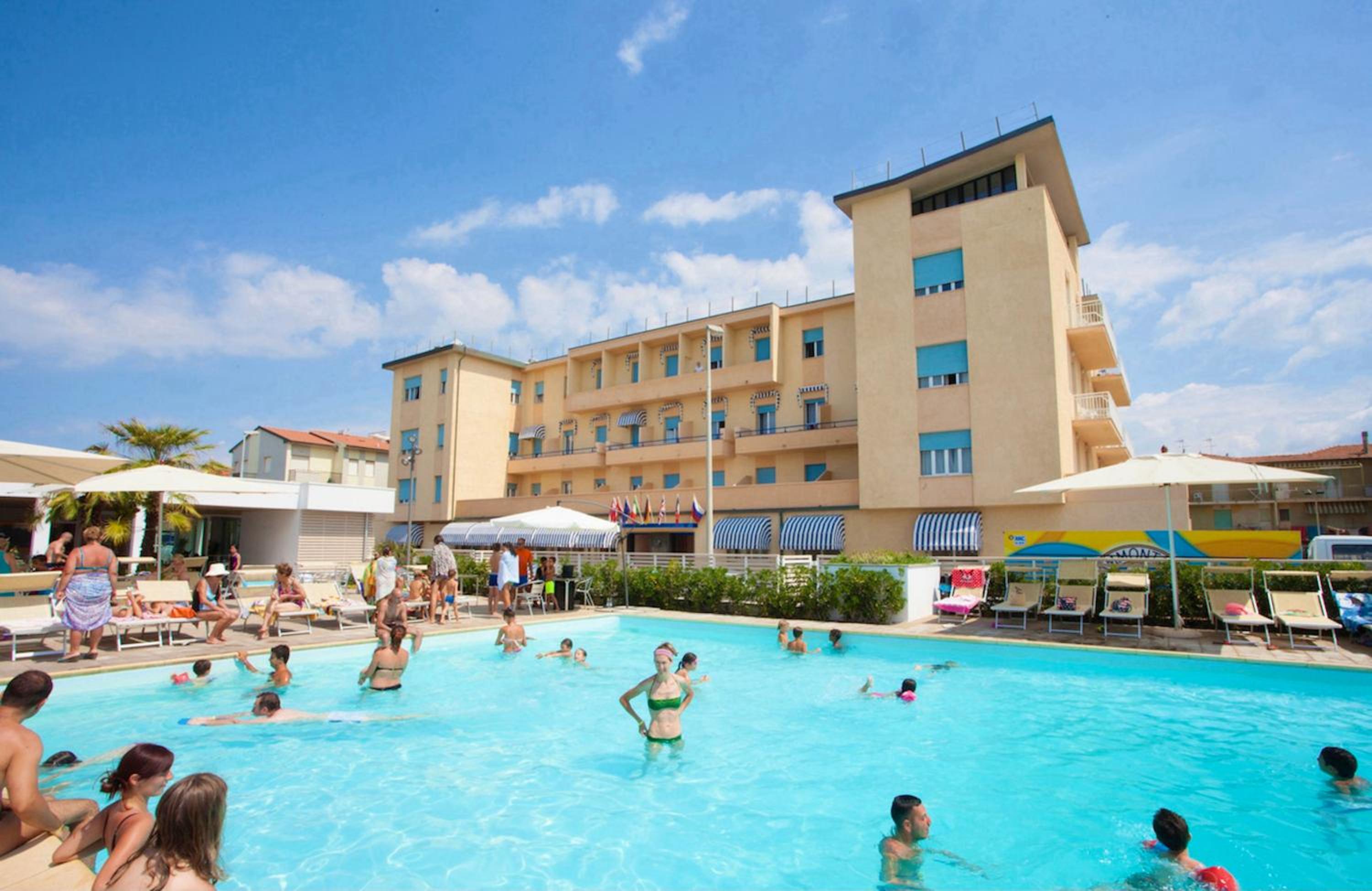 ISA-Double room with balcony and front sea view in hotel with swimming pool in Marina di Cecina, just 10 meters from the sea photo 3