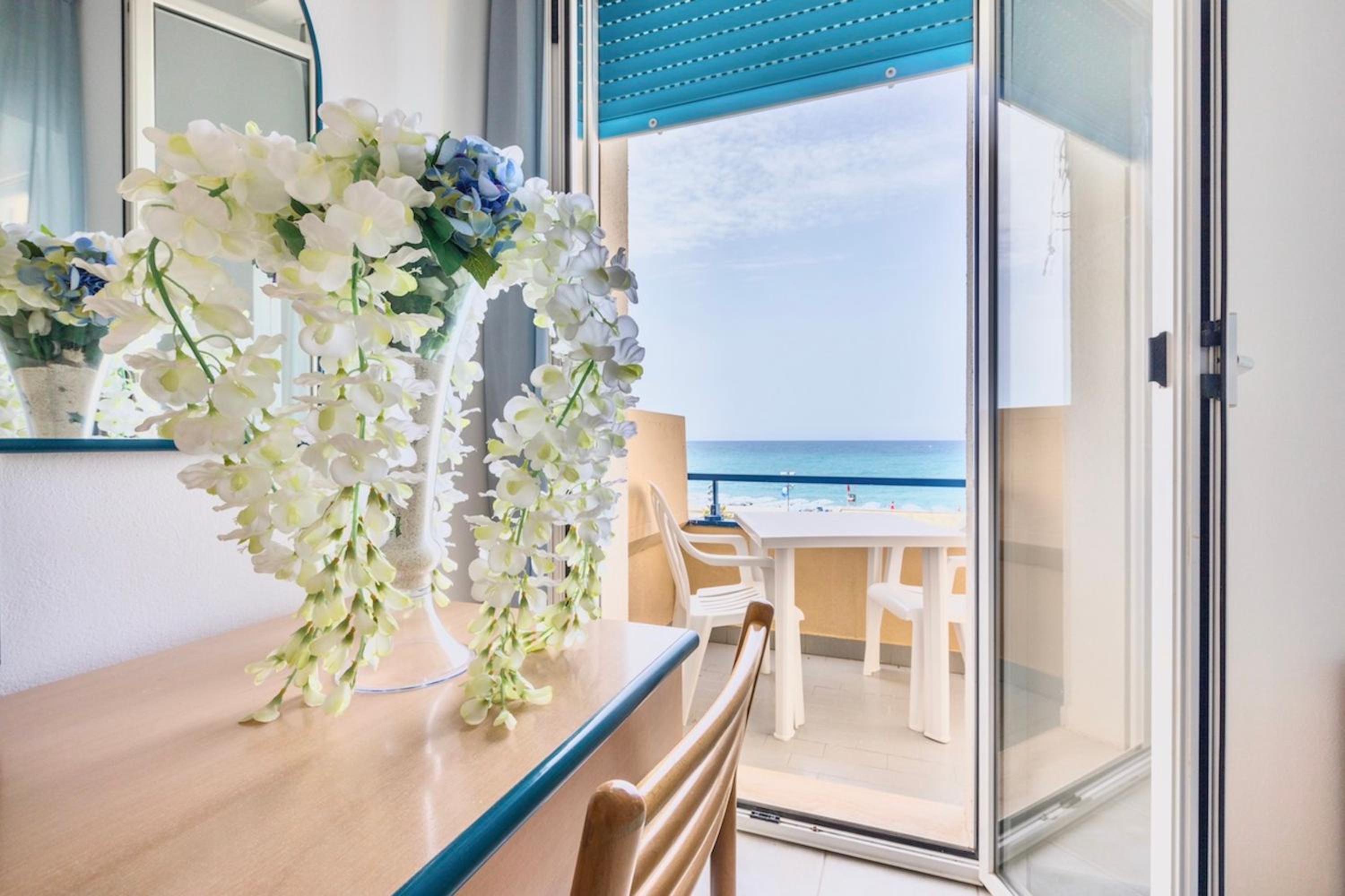 ISA-Double room with balcony and front sea view in hotel with swimming pool in Marina di Cecina, just 10 meters from the sea photo 2
