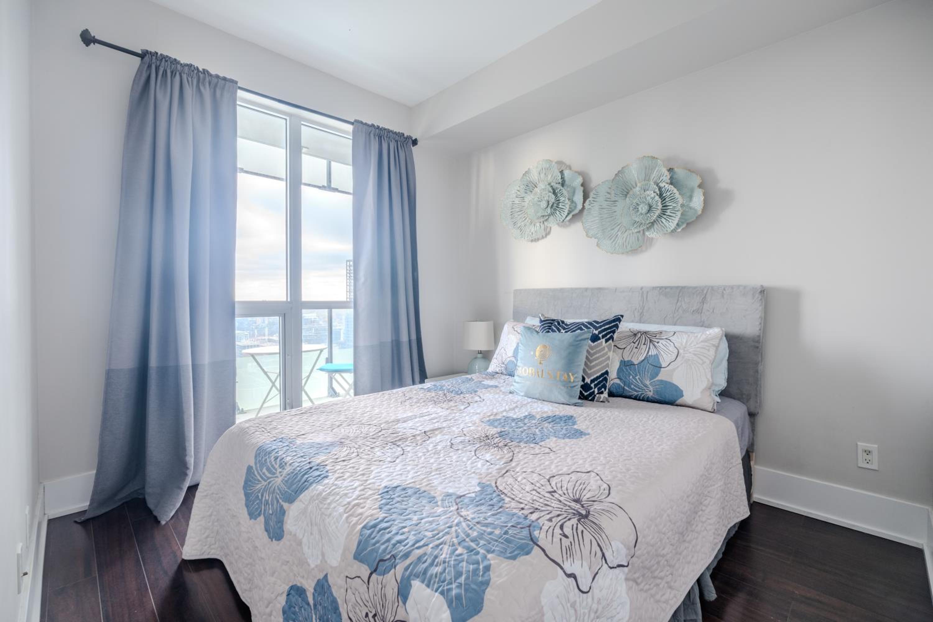 GLOBALSTAY Modern Downtown Apartment view 3