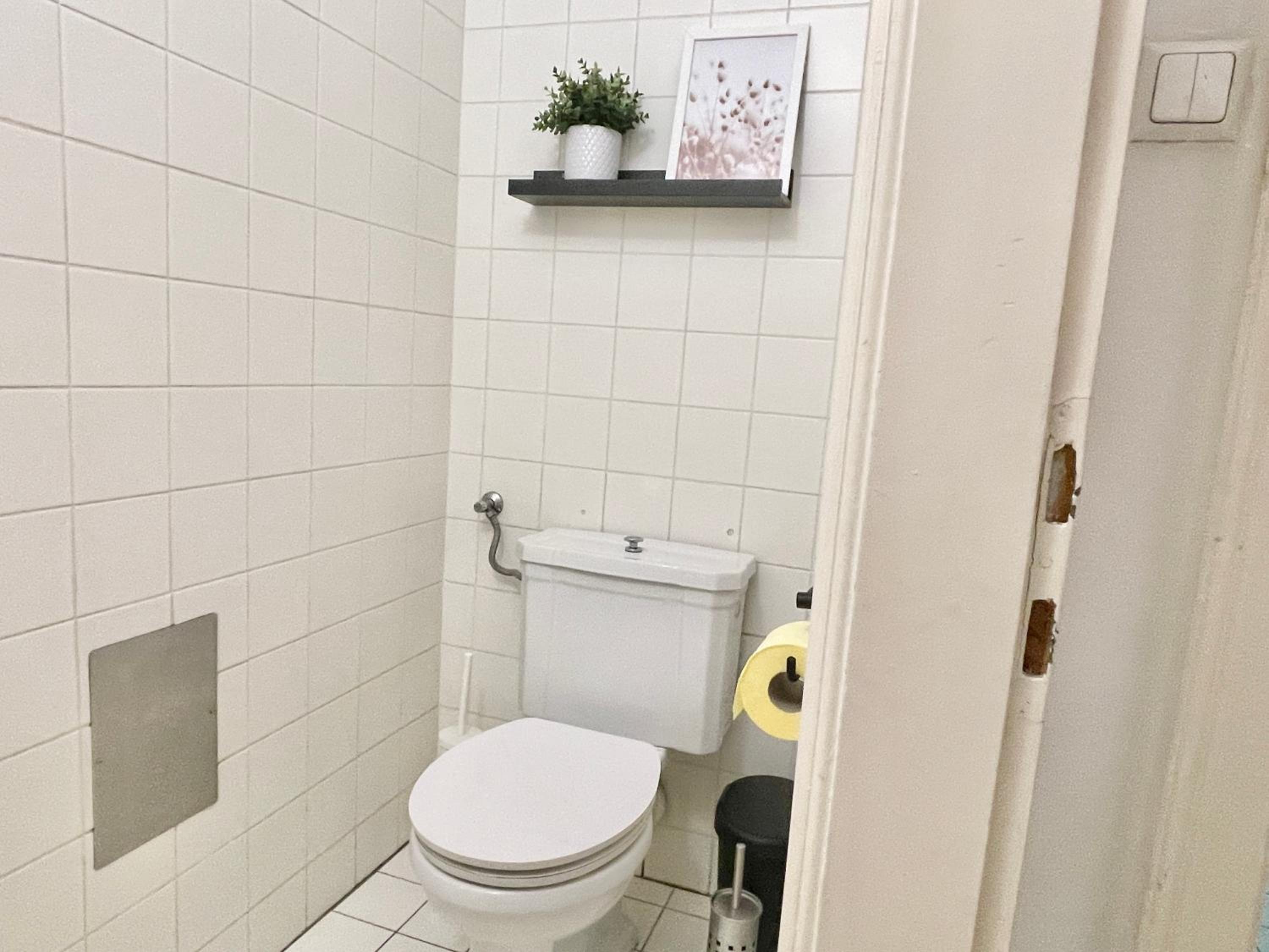 100m2 Flat with Balcony near Mariahilferstrasse - Free Parking