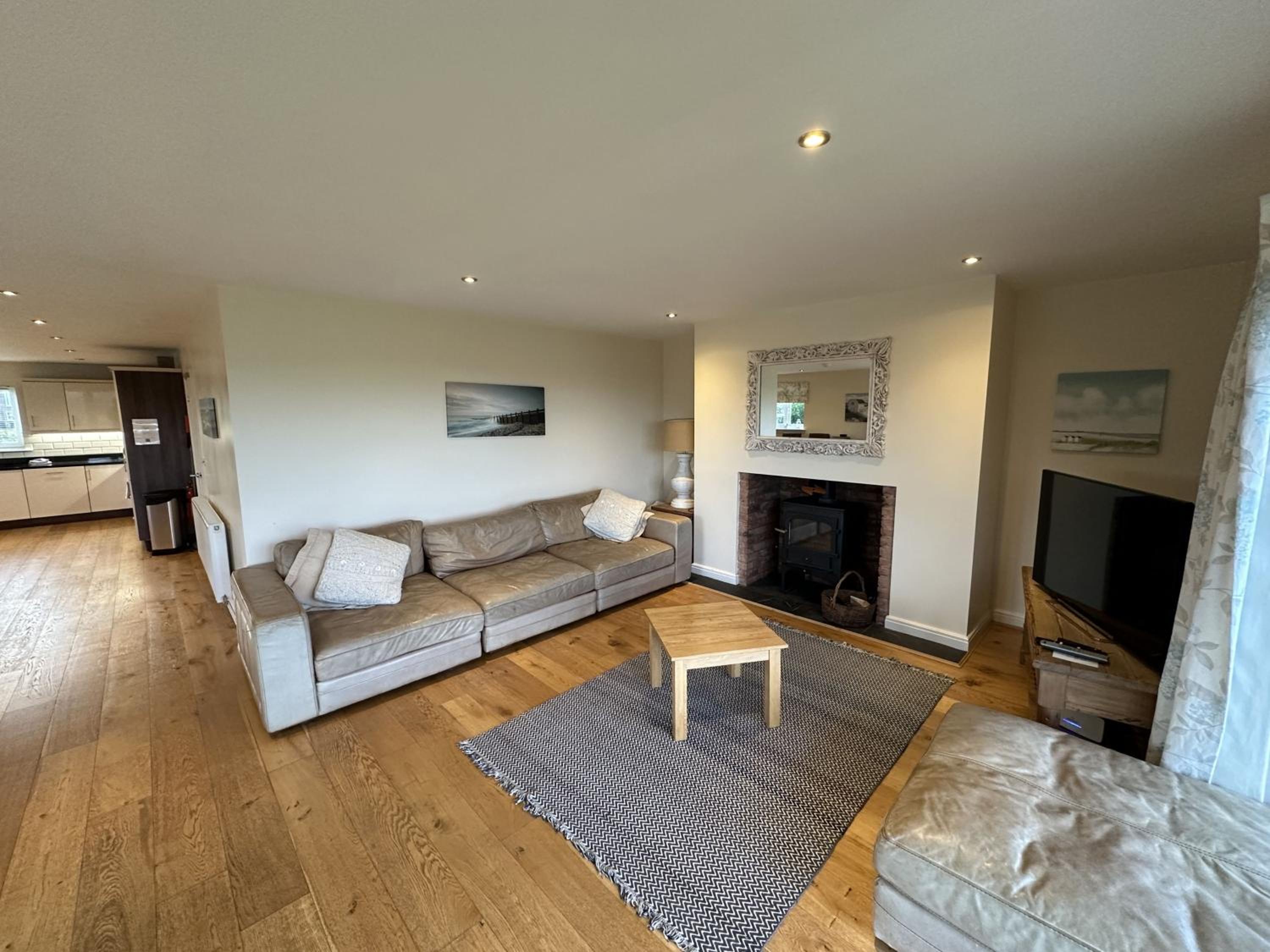 Sunrise View - Balcony and Seaview - Part of the The Bay Filey Holiday Village with pool, gym and direct beach access, pub, restaurant, tennis and meadows