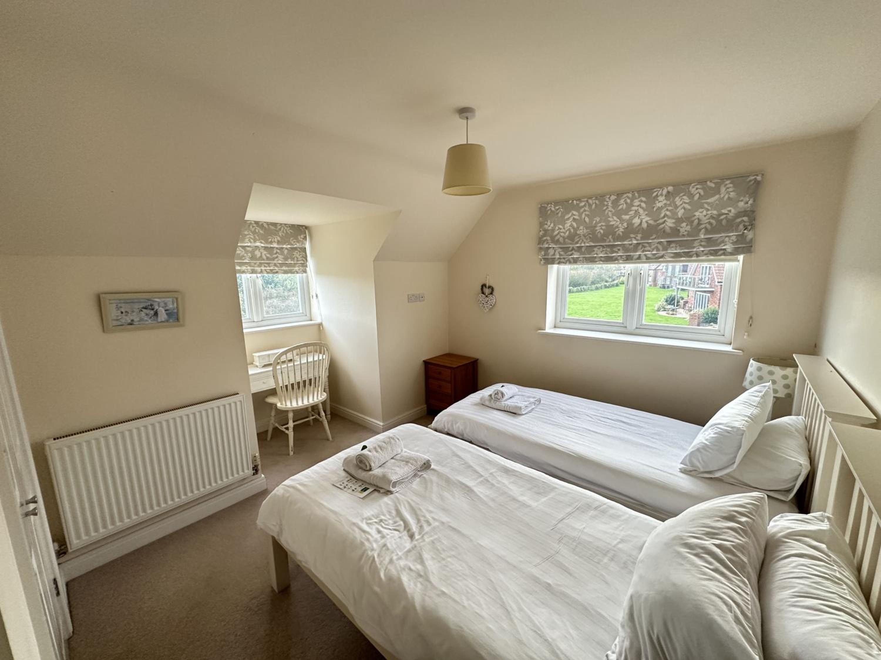 Sunrise View - Balcony and Seaview - Part of the The Bay Filey Holiday Village with pool, gym and direct beach access, pub, restaurant, tennis and meadows