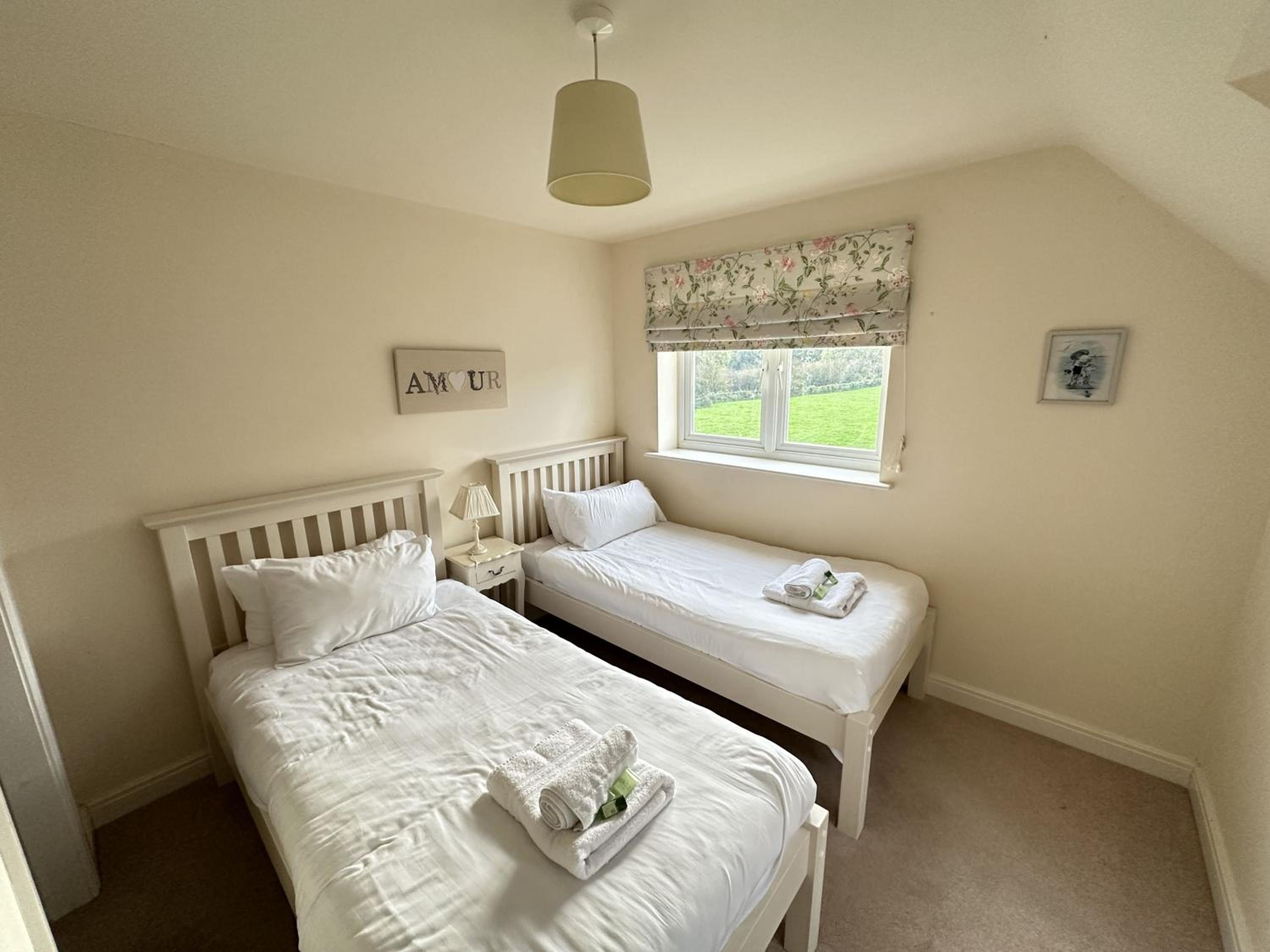 Sunrise View - Balcony and Seaview - Part of the The Bay Filey Holiday Village with pool, gym and direct beach access, pub, restaurant, tennis and meadows
