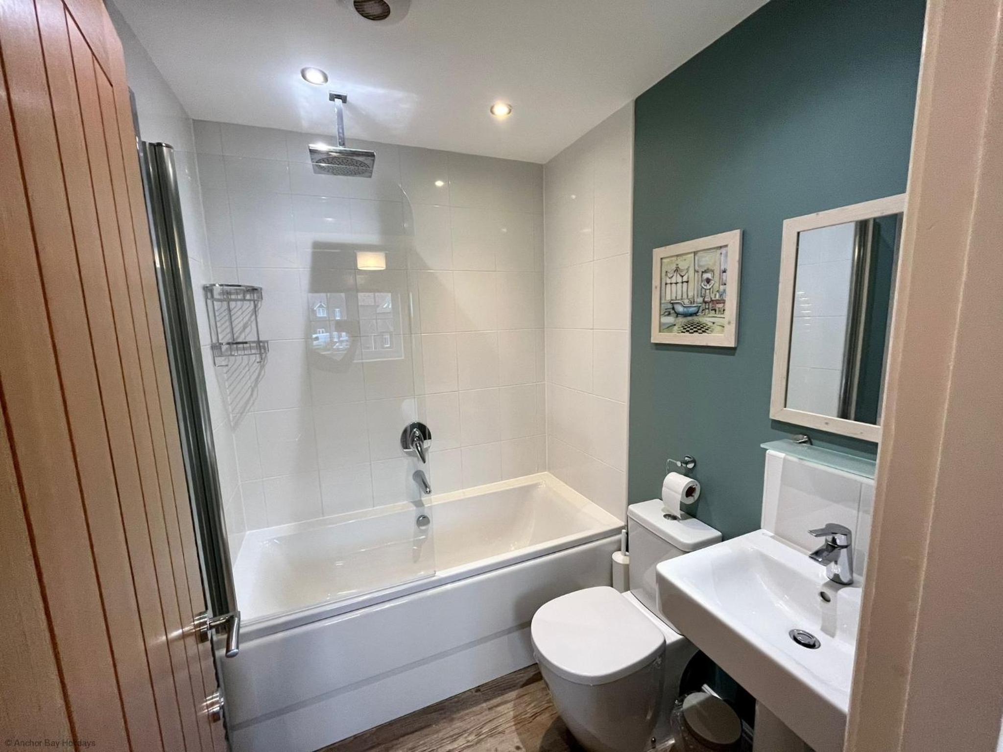 Ocean Cove - Part of the The Bay Filey Holiday Village with pool, gym and direct beach access, pub, restaurant, tennis and meadows walks