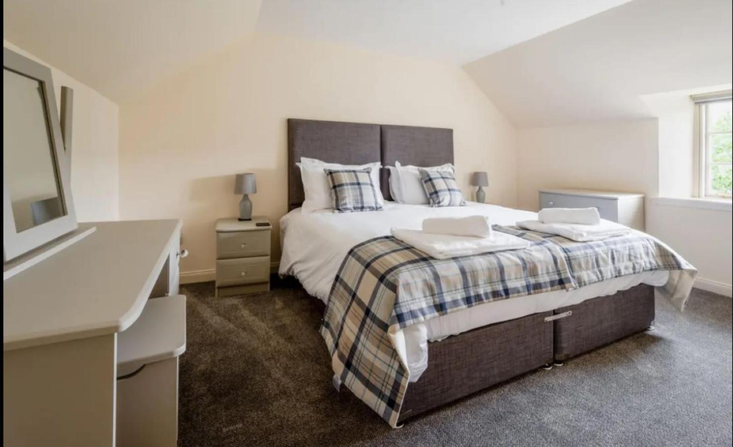 Loch Ness Cottages