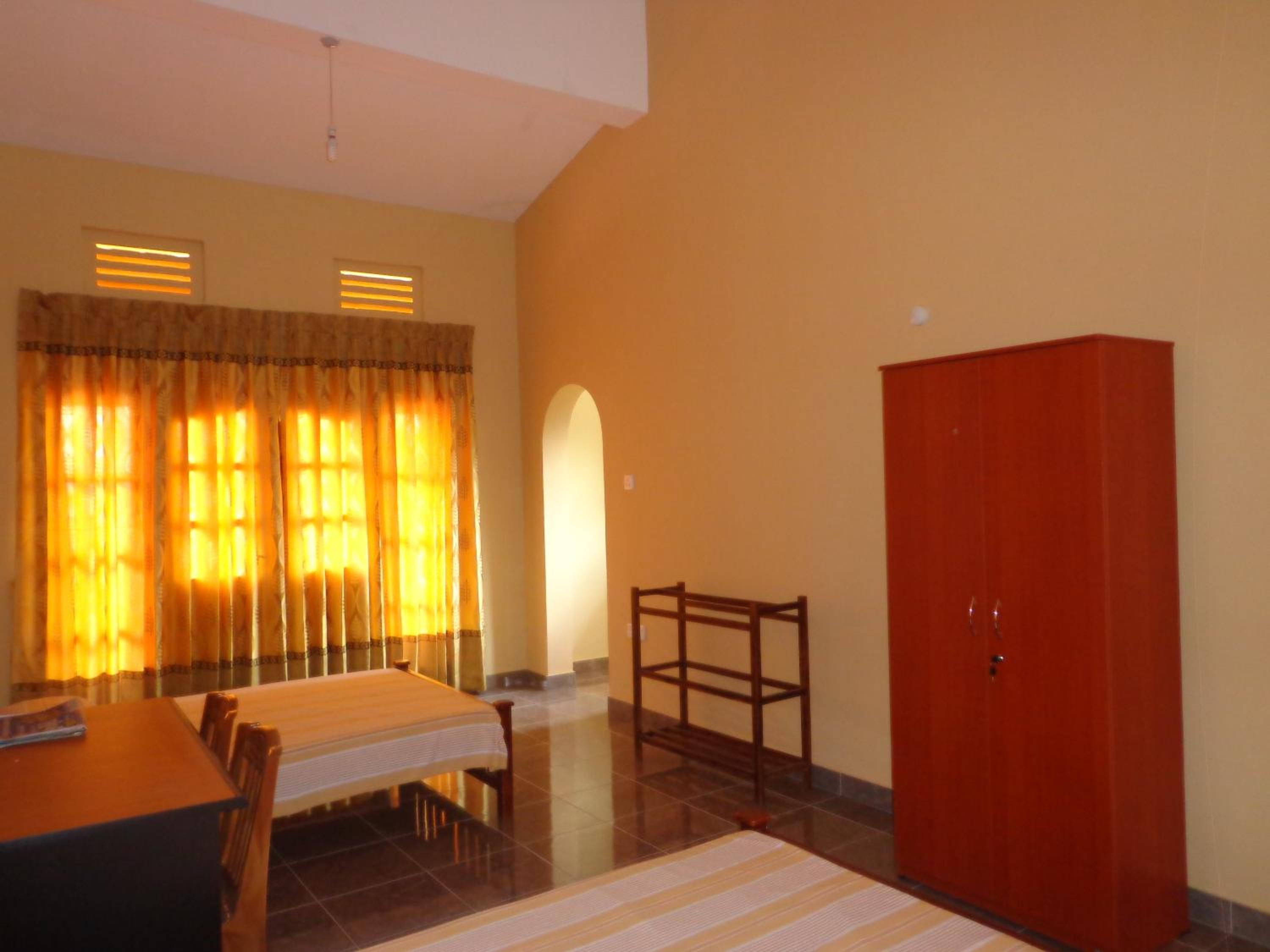 Anura Guest Inn