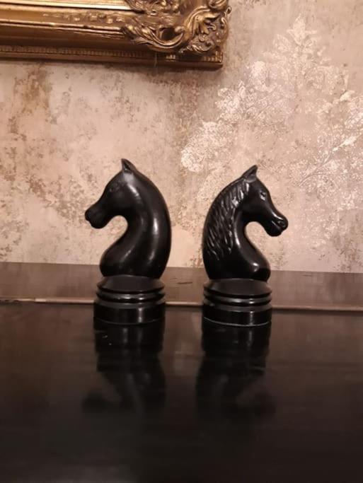 Horse House Apartment