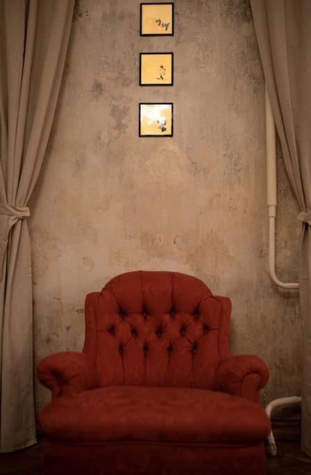Horse House Apartment