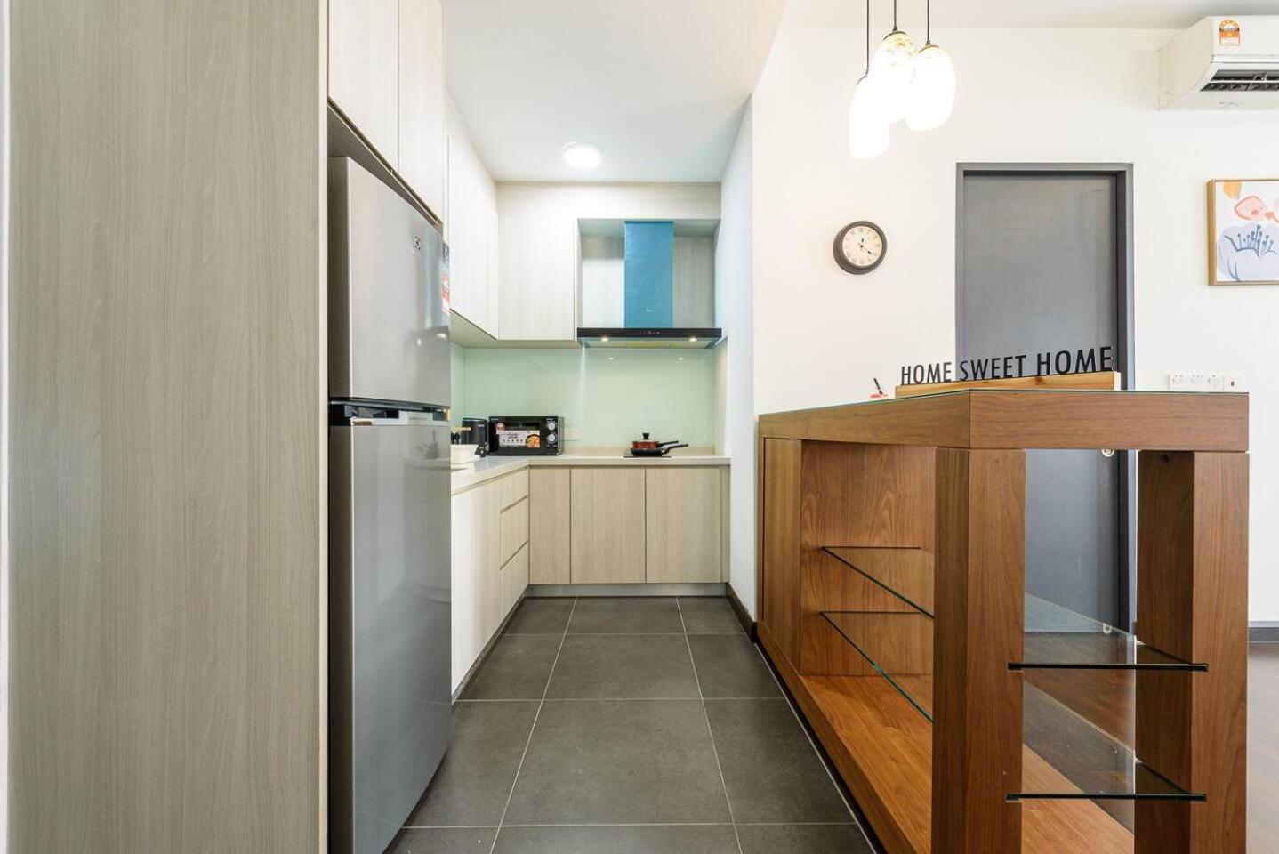Cozy KL Sunway Velocity Residence for 1-5pax connected to MRT & Malls
