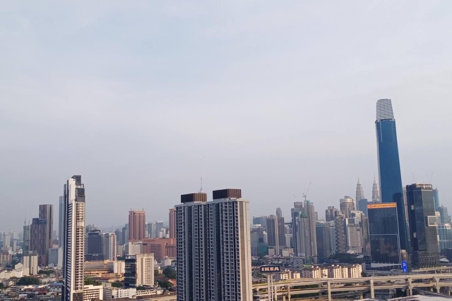 Cozy KL Sunway Velocity Residence for 1-5pax connected to MRT & Malls