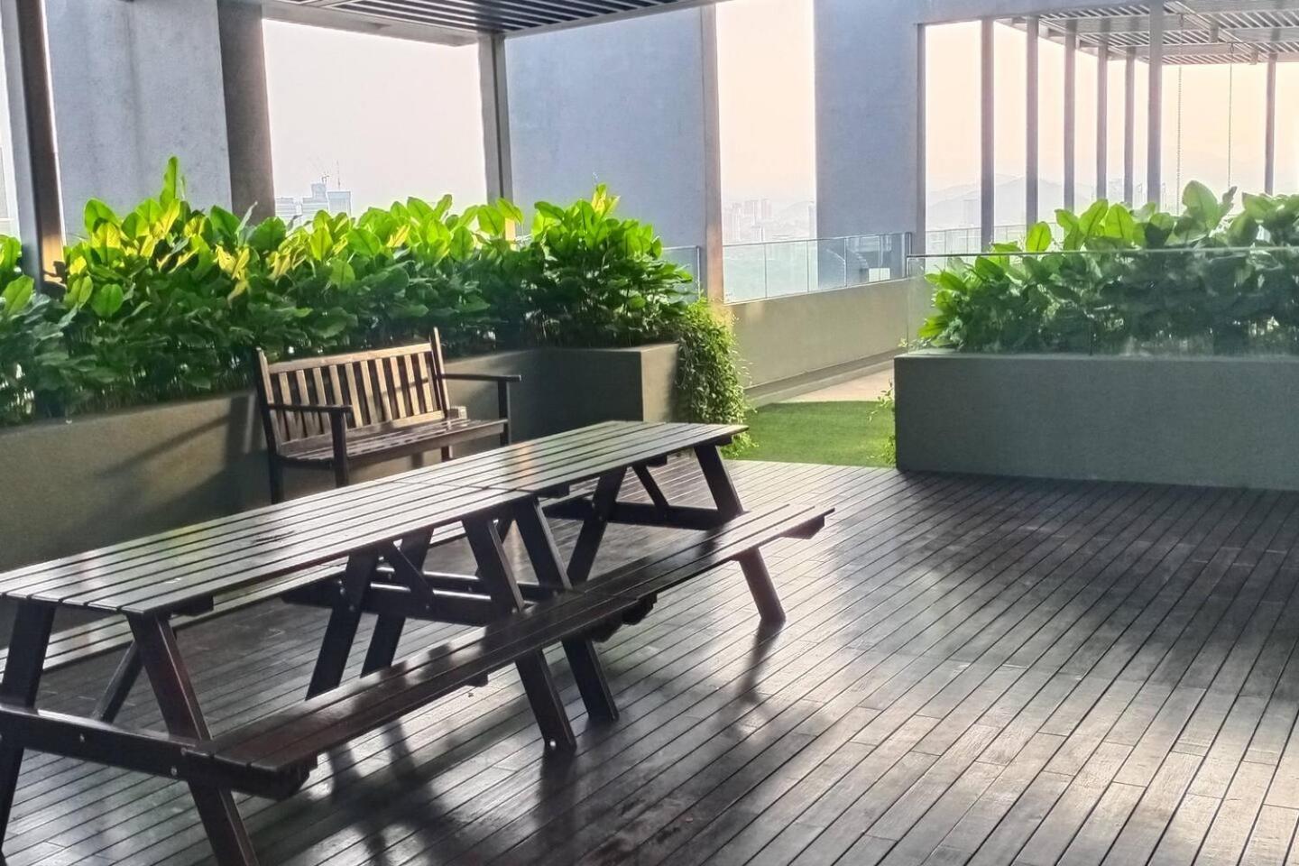 Cozy KL Sunway Velocity Residence for 1-5pax connected to MRT & Malls