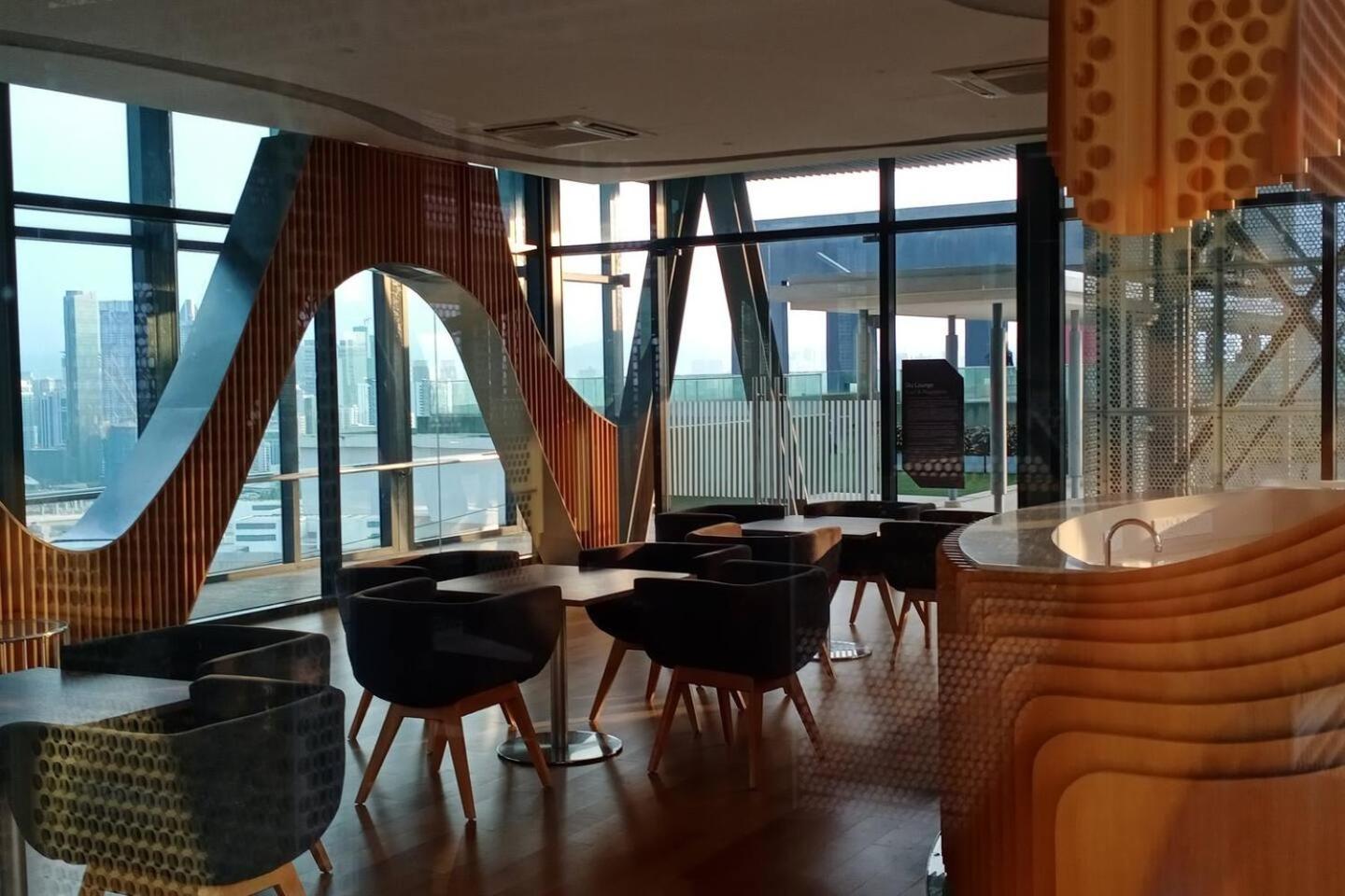 Cozy KL Sunway Velocity Residence for 1-5pax connected to MRT & Malls