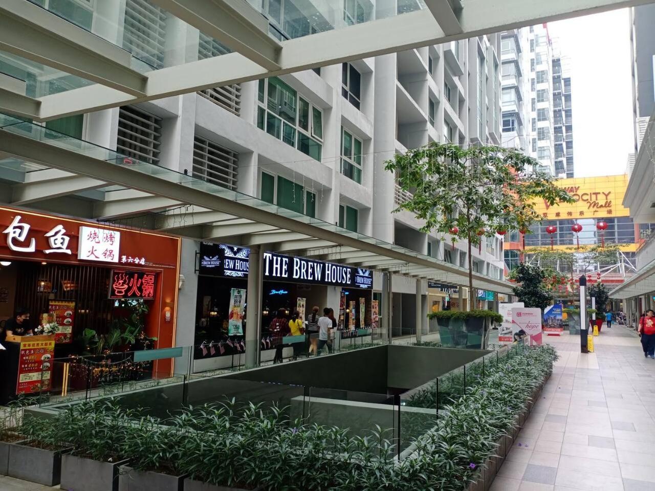 Cozy KL Sunway Velocity Residence for 1-5pax connected to MRT & Malls
