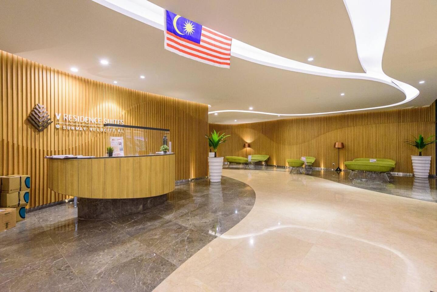 Cozy KL Sunway Velocity Residence for 1-5pax connected to MRT & Malls