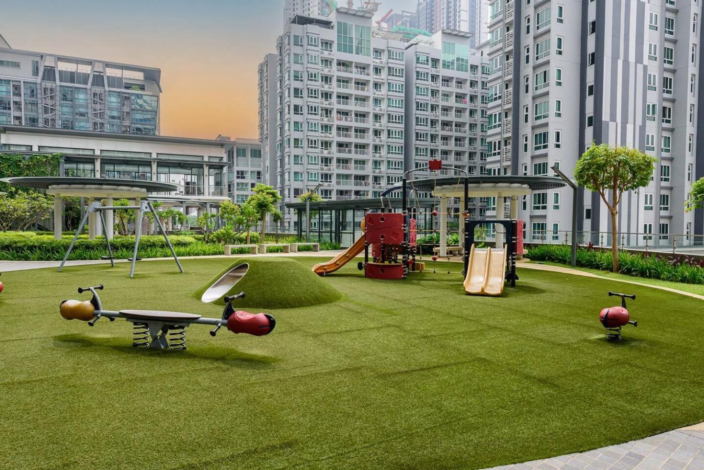 Cozy KL Sunway Velocity Residence for 1-5pax connected to MRT & Malls
