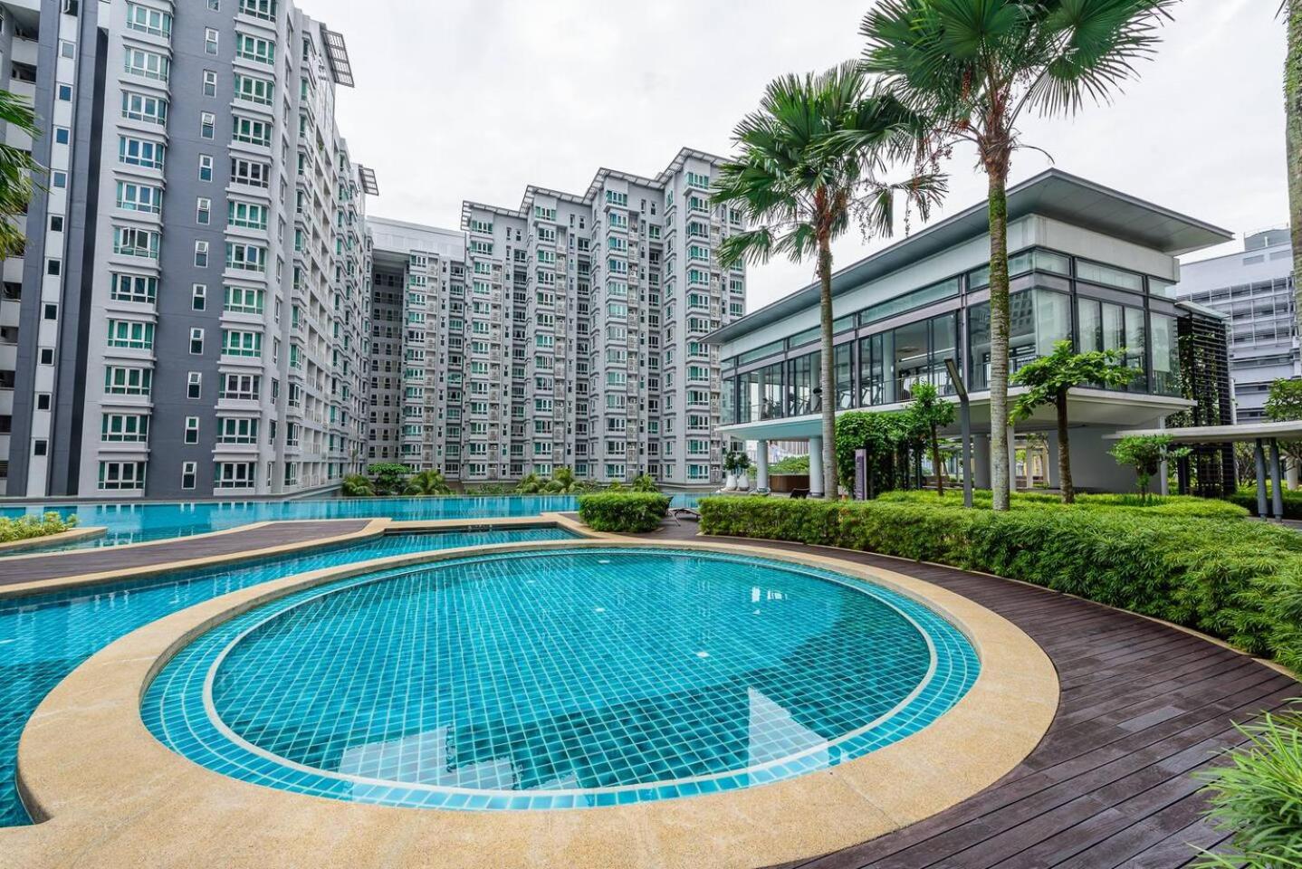 Cozy KL Sunway Velocity Residence for 1-5pax connected to MRT & Malls