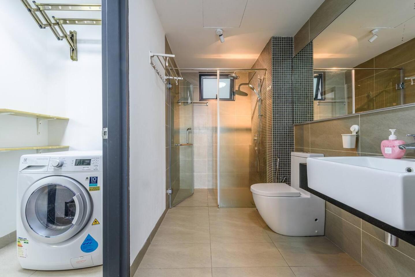 Cozy KL Sunway Velocity Residence for 1-5pax connected to MRT & Malls
