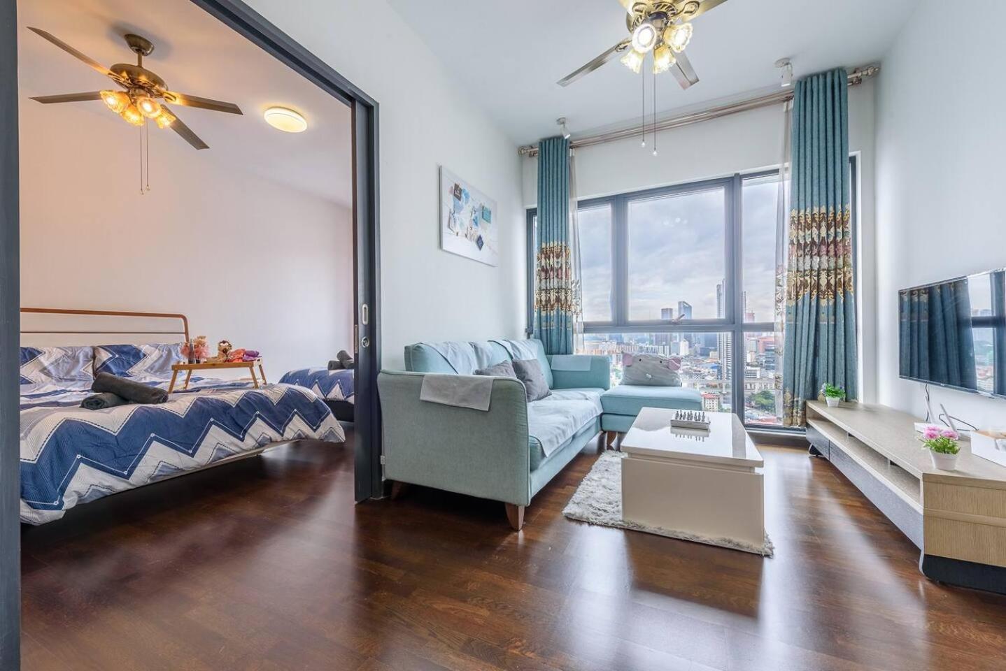 Cozy KL Sunway Velocity Residence for 1-5pax connected to MRT & Malls