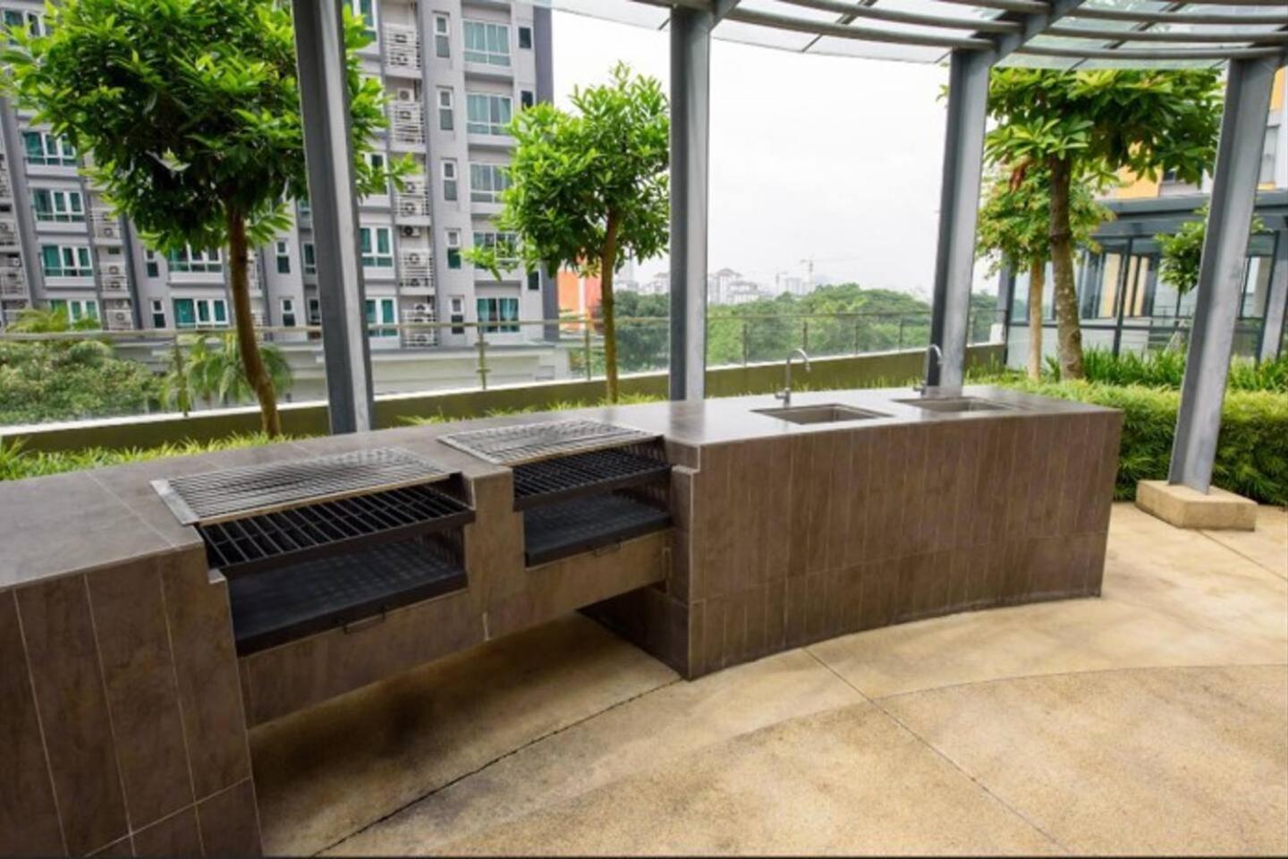 Cozy KL Sunway Velocity Residence for 1-5pax connected to MRT & Malls
