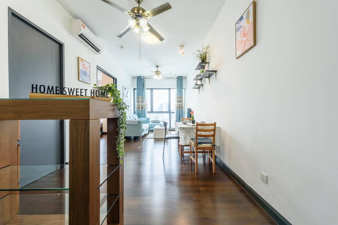 Cozy KL Sunway Velocity Residence for 1-5pax connected to MRT & Malls