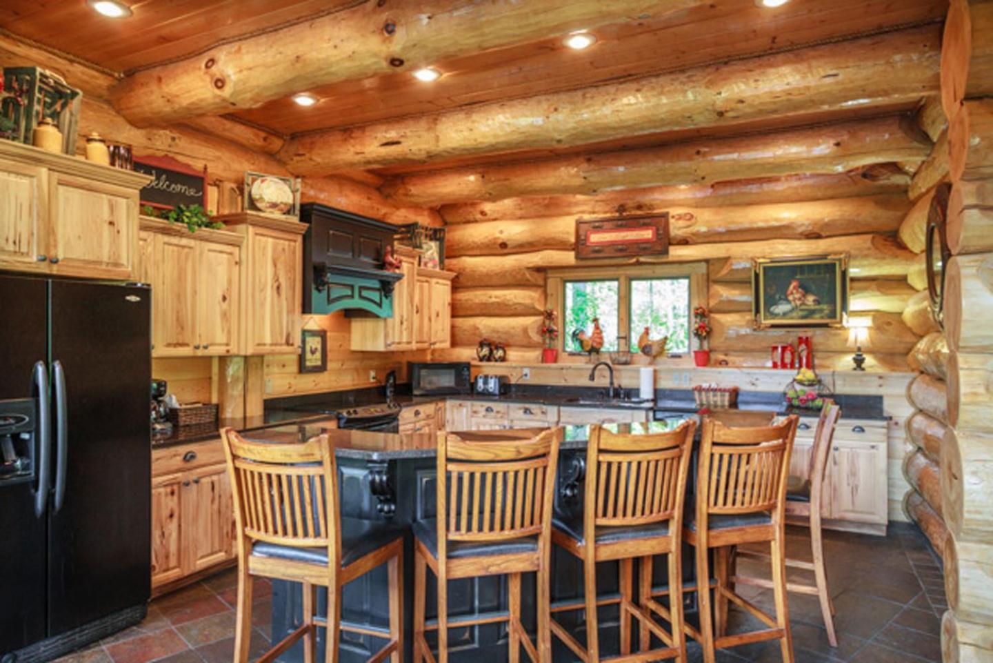 Big Bear Ridge Lodge - Breathtaking mountain views and private forest scenes in amazing large log cabin view 4