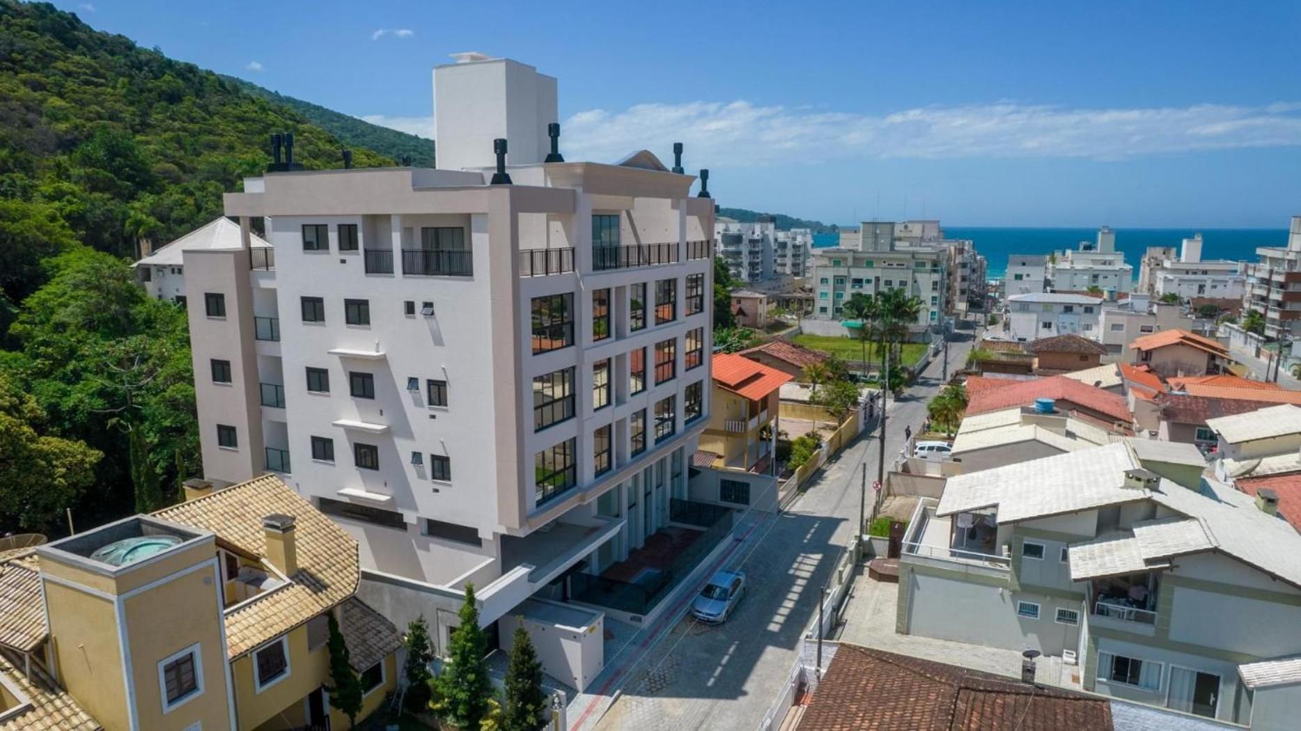 Apartamento em Bombas