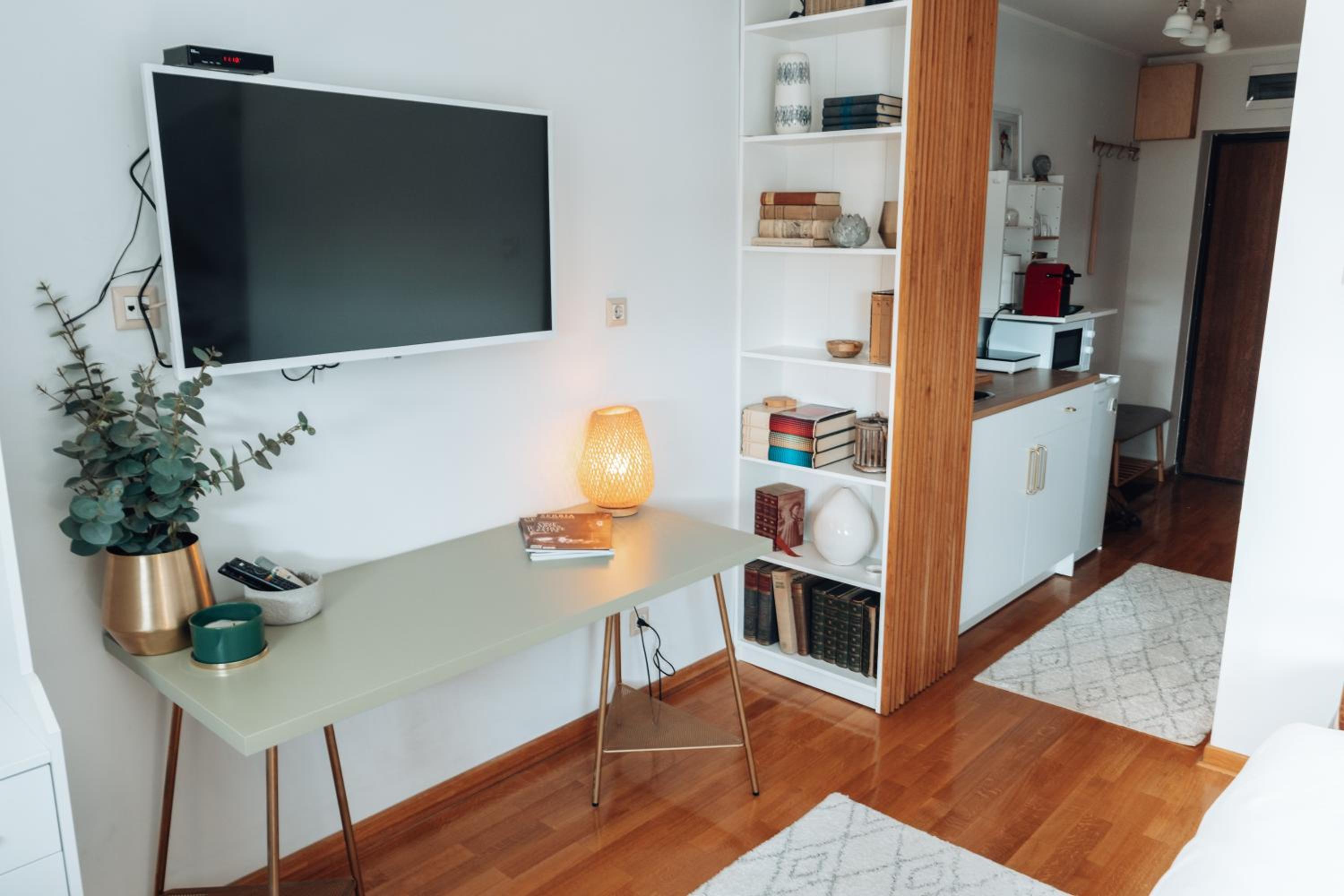 Zeus Nest Apartment view 3