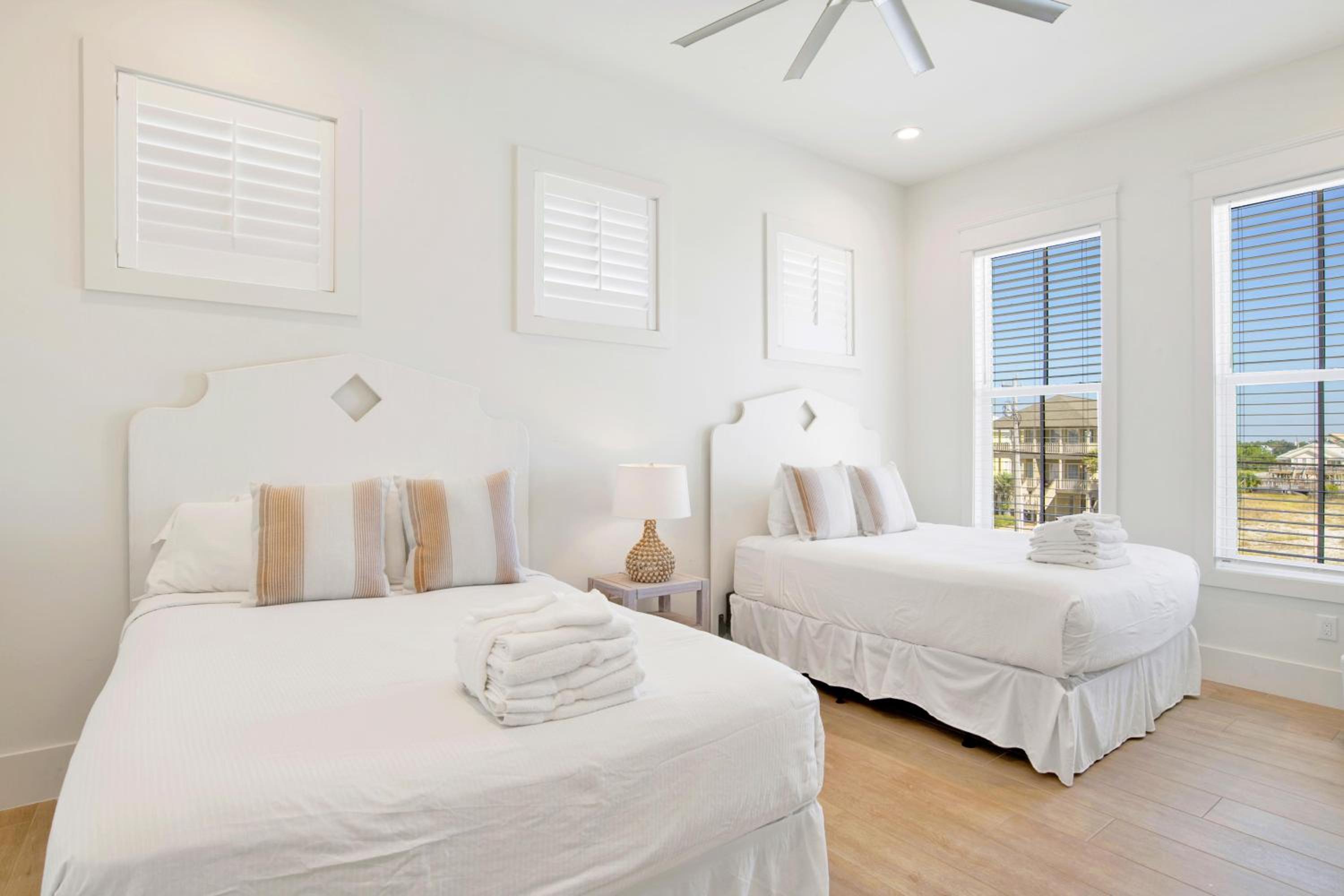 Seaside West 12 Bdrm, 115 Bath, Private Pools, Sleeps 36