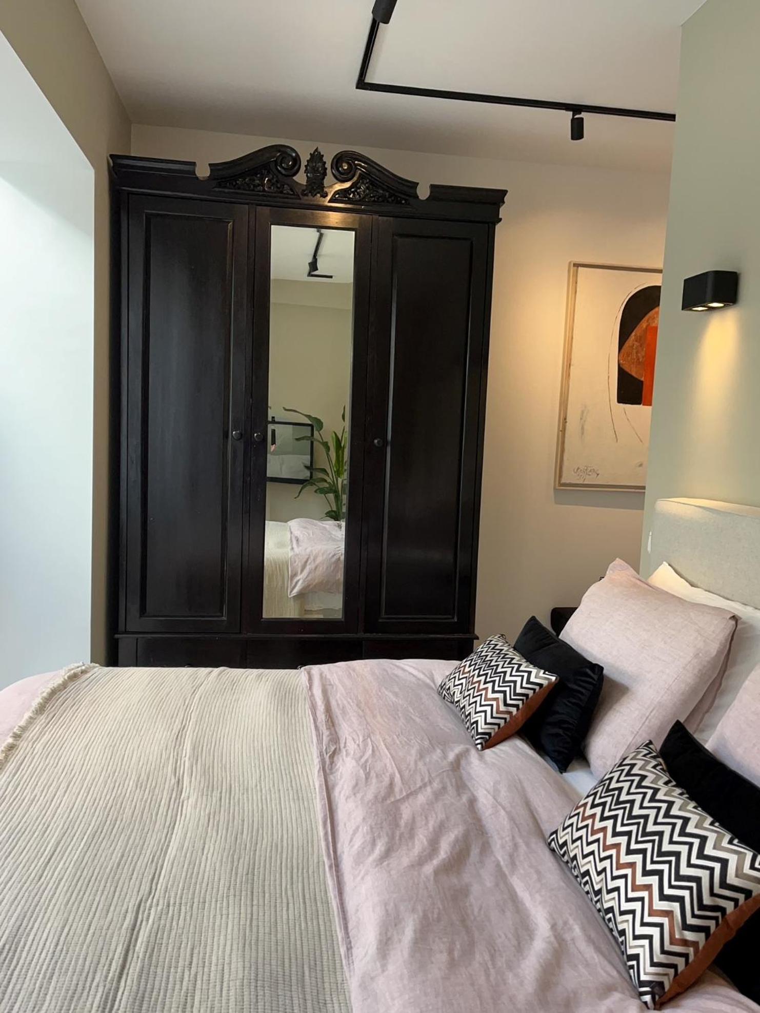 B&B Urban Oasis with Free Parking