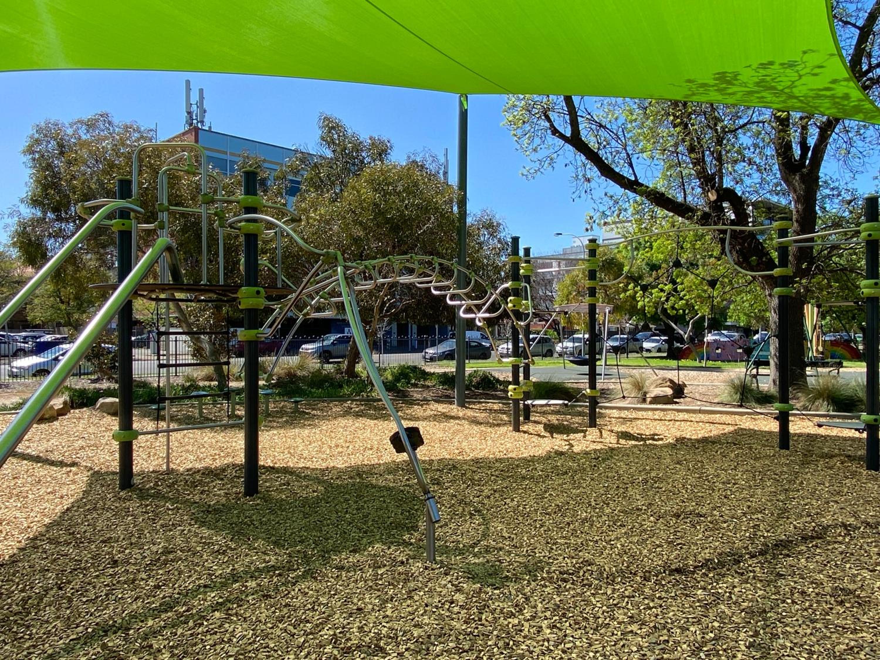 Adelaide CBD Bluebird Apartment