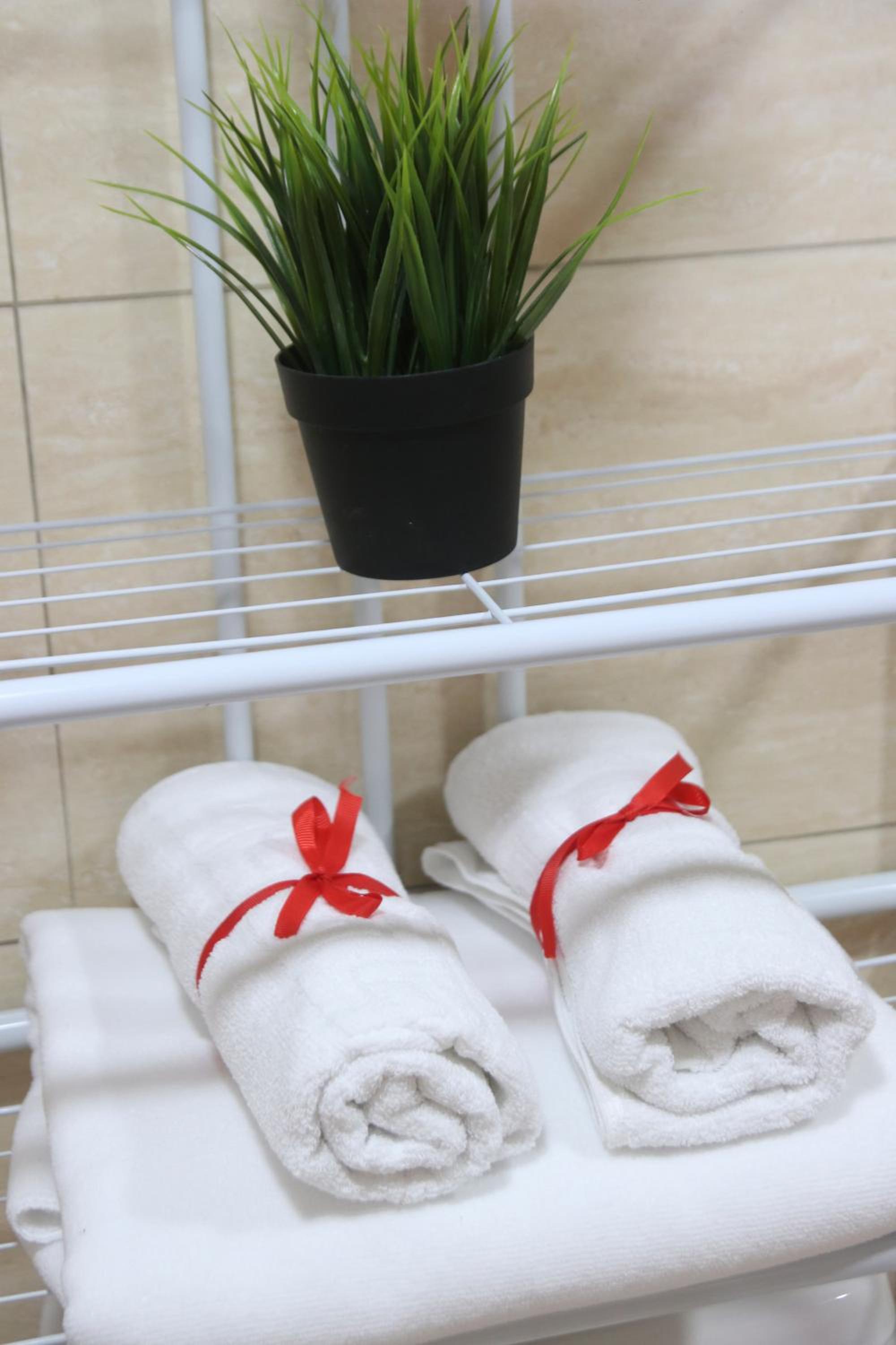 Apartamento BOUTIQUE con encanto en Juan Dolio-Metro Country Club-CON PISCINA, SEGURIDAD PRIVADA, ENERGIA 24-7, CAMPO DE GOLF Y TENIS view 2