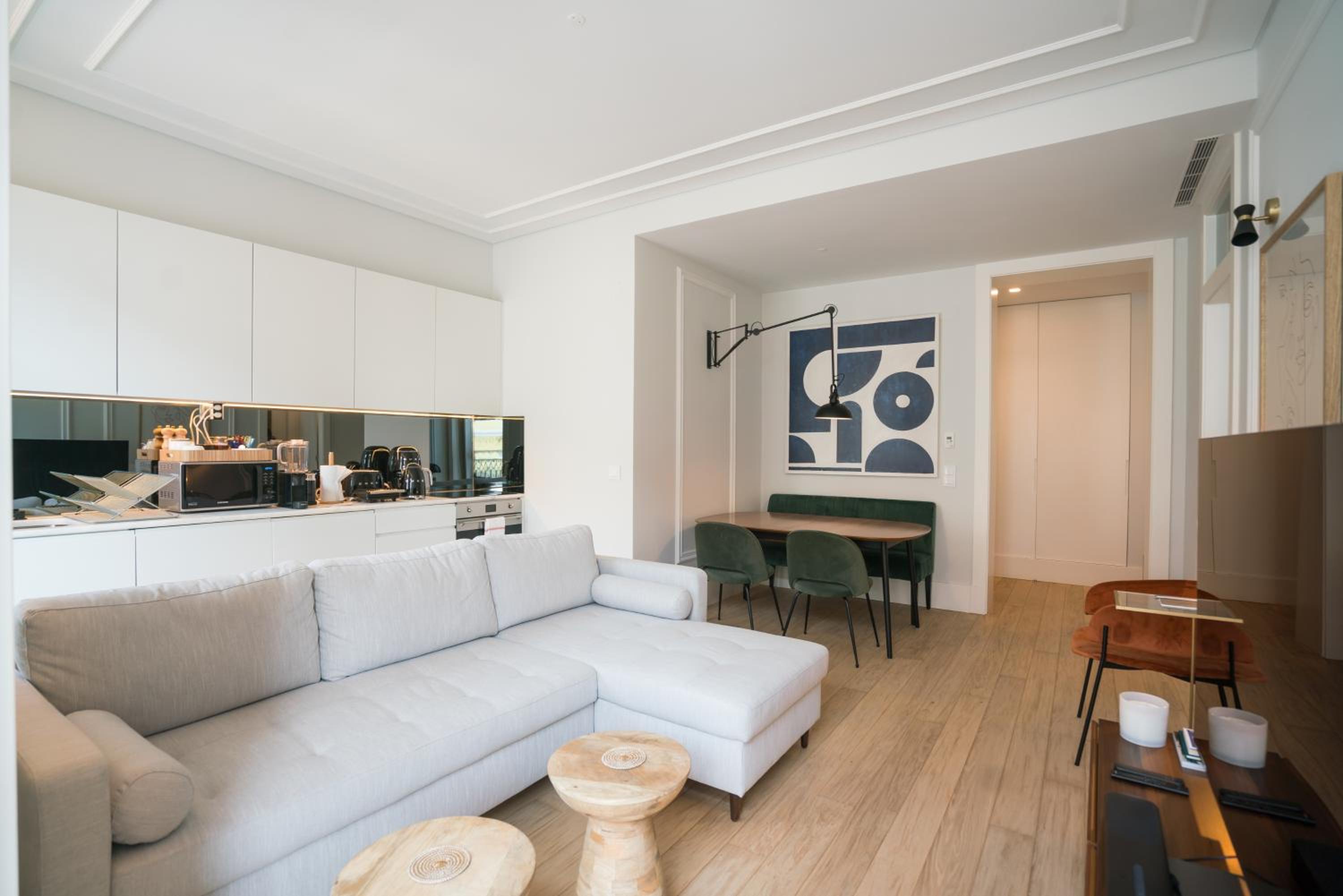 Luxury condo in heart of Baixa-Chiado view 3