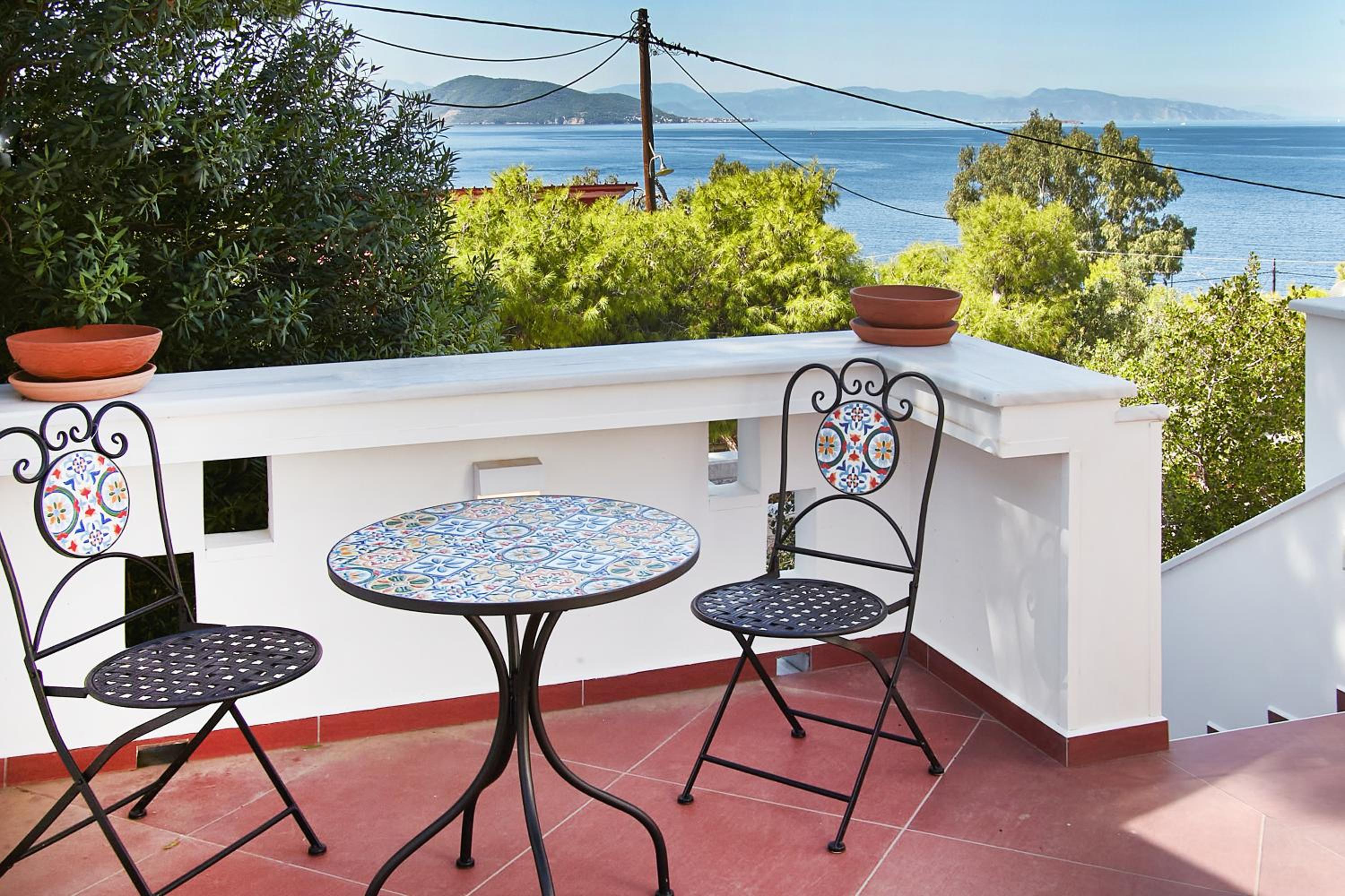 The Bordeaux Door photo 4