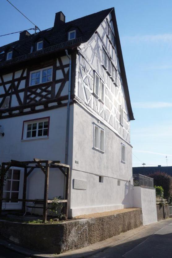 Rustikale alte Fachwerk Burg in Winden bei Nassau