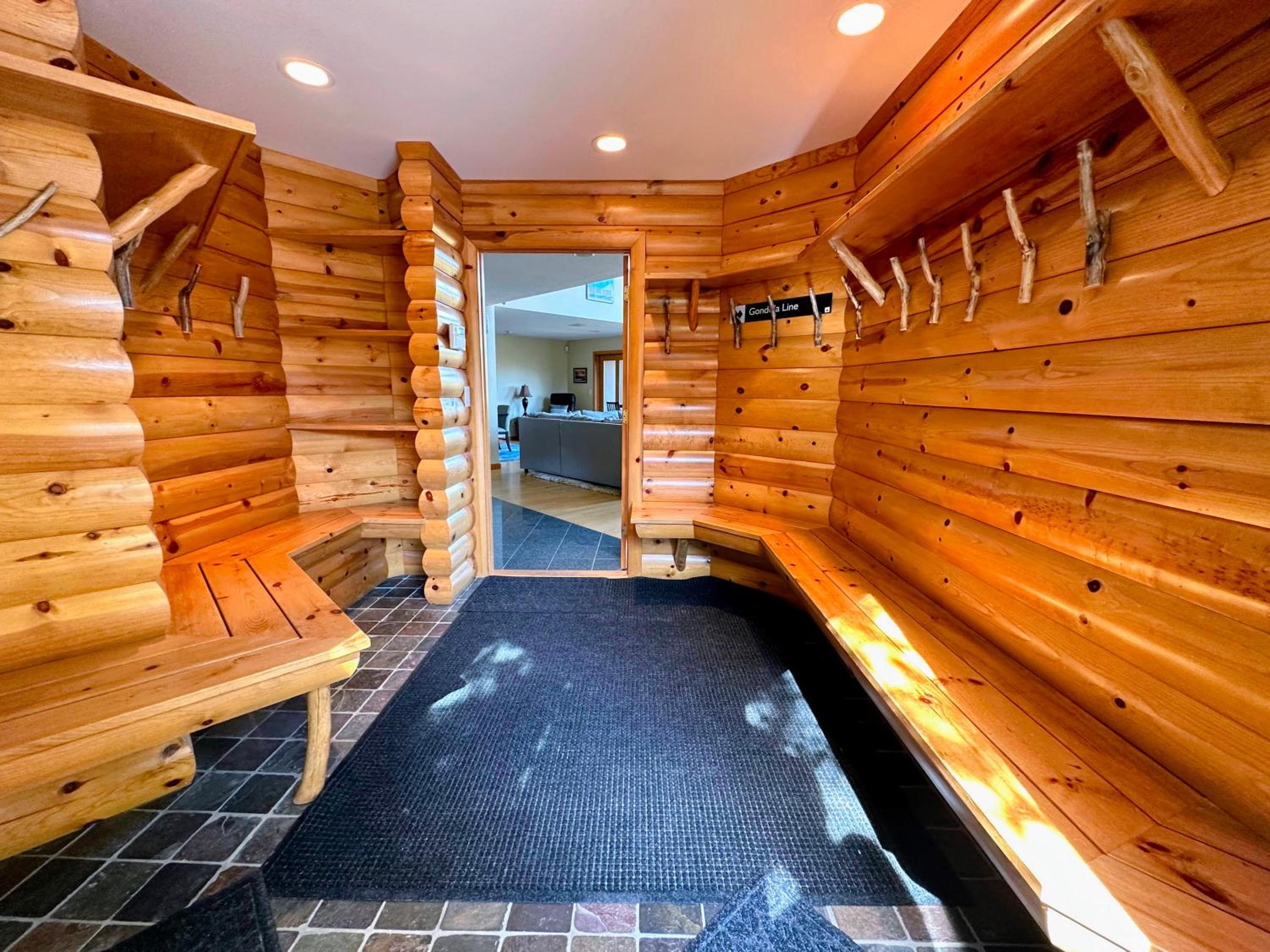 CR16 Ski-in/Out luxury home mountain views Bretton Woods view 3