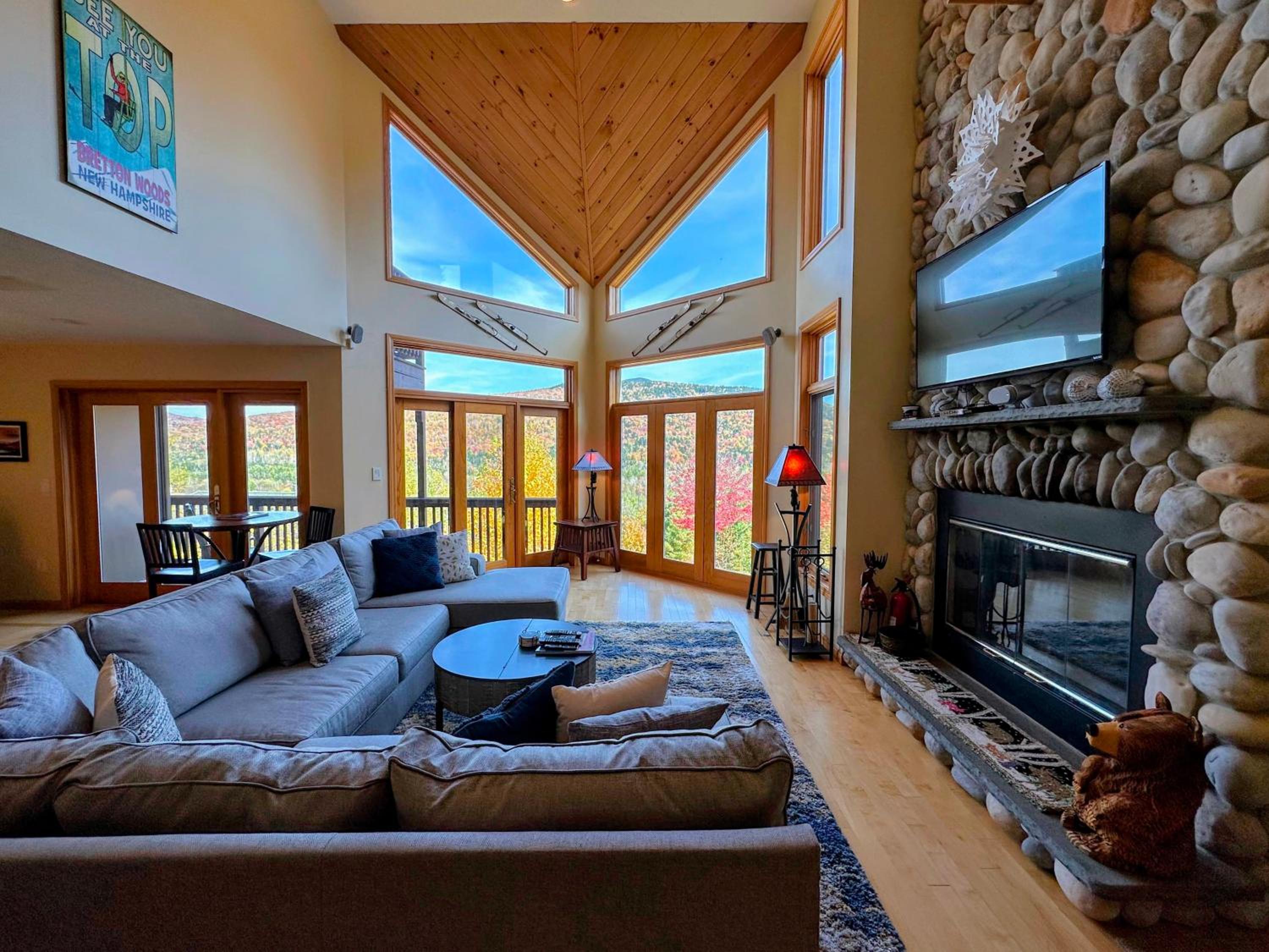 CR16 Ski-in/Out luxury home mountain views Bretton Woods view 4