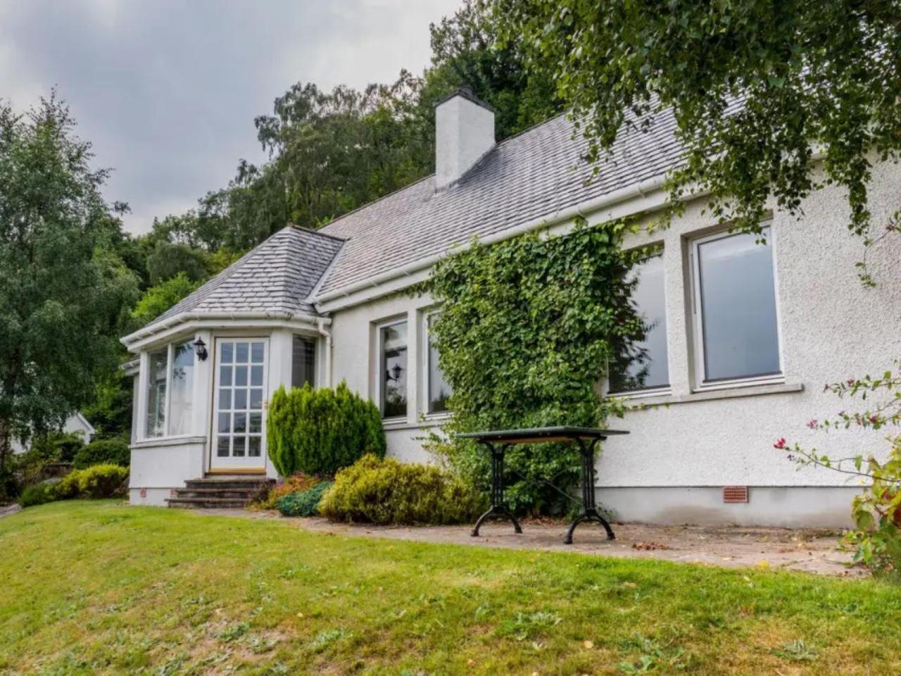 Loch Ness Cottages