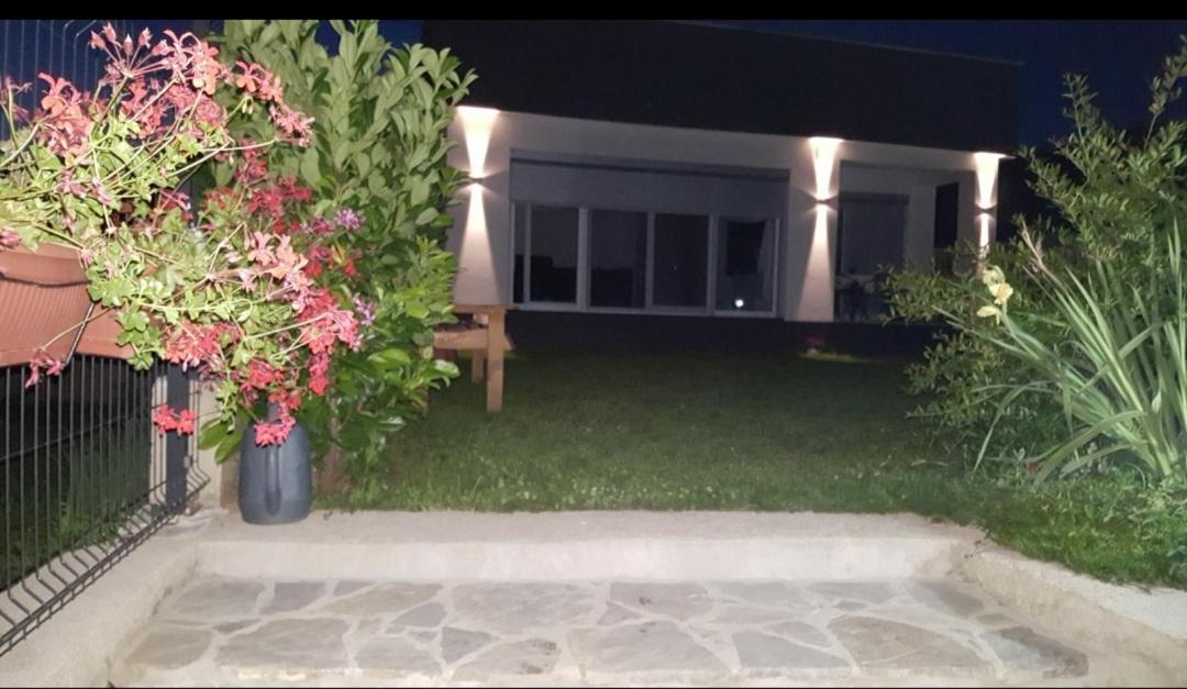 House De Luxe